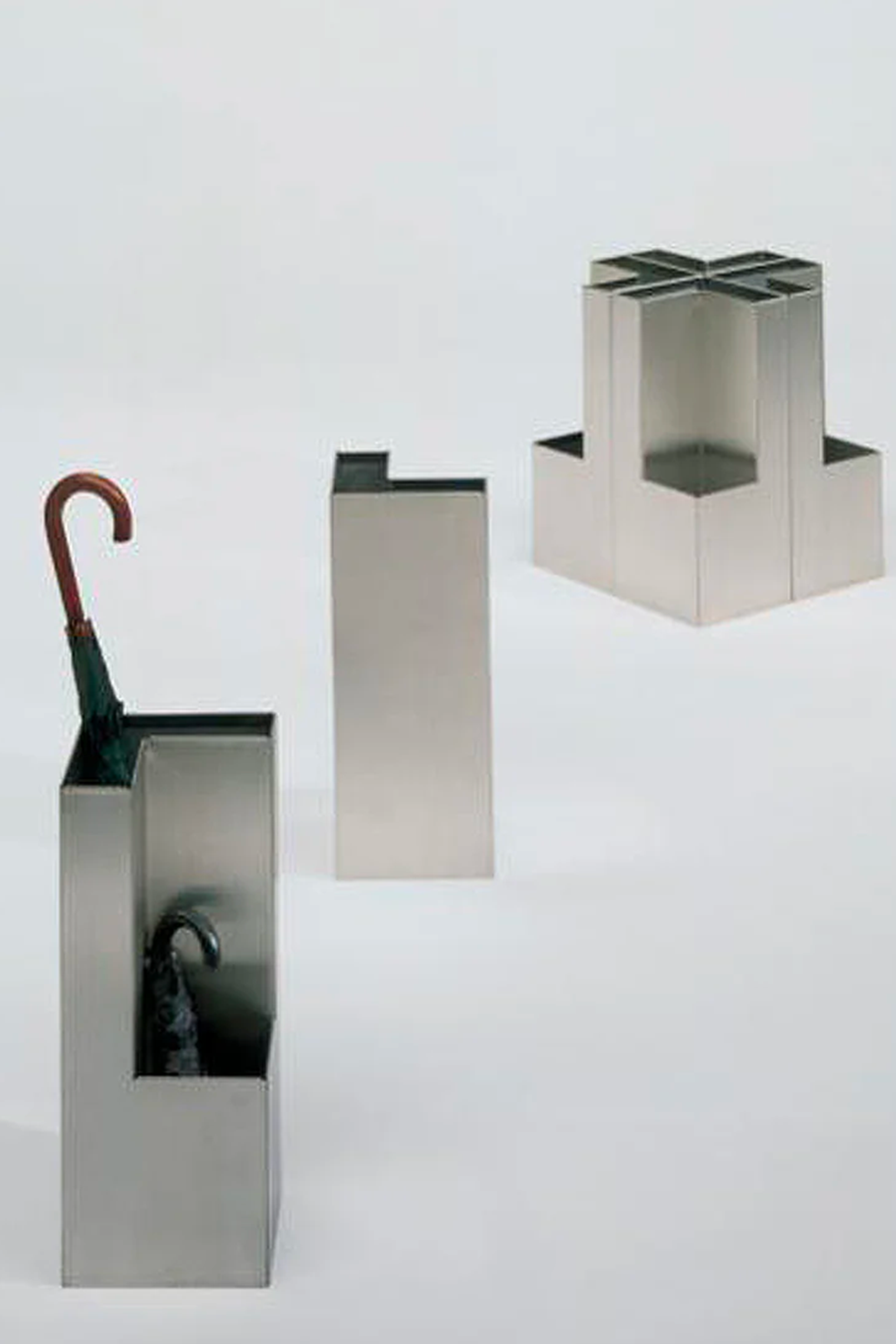 Plec Umbrella Stand by Isabel Gamero & Jordi Pérez