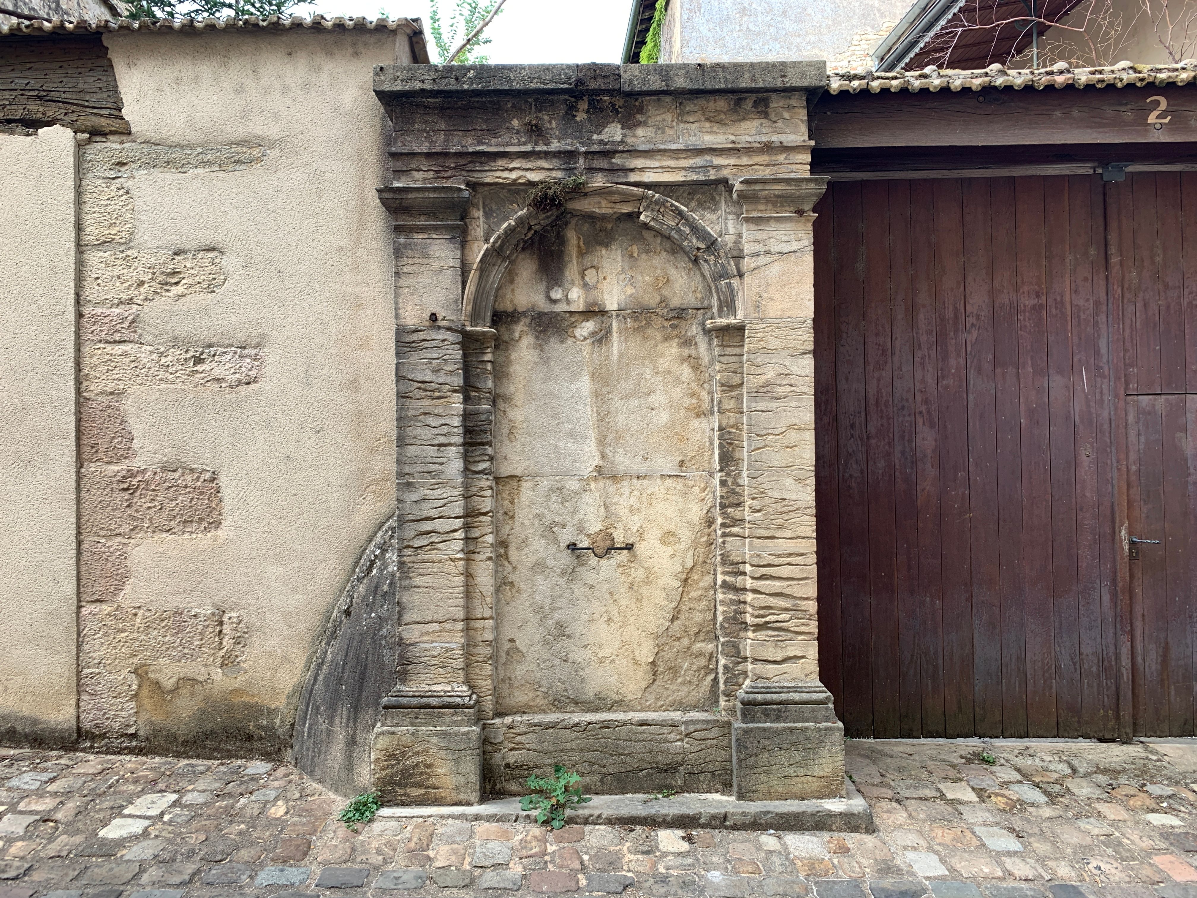 Rue d'Avril Fountain