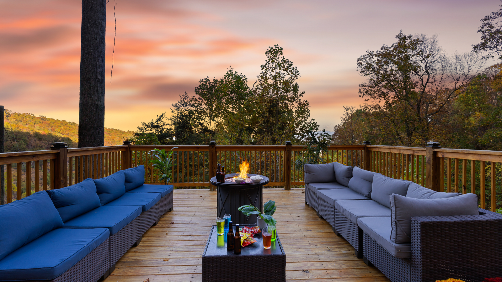 Gatlinburg or Pigeon Forge? How to Choose the Right Smoky Mountain Stay