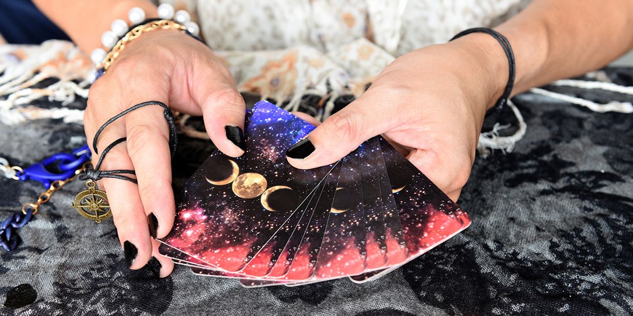 Trusted Psychics Reviews & Online Psychic Readings - Tarot Card Reading