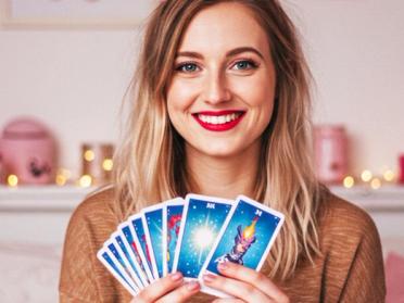 How to Spot a Real Psychic: Signs You Can Trust