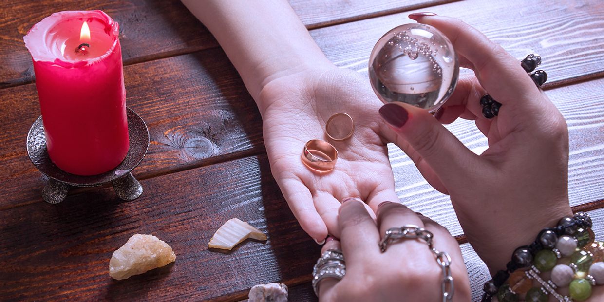 What Questions to Ask in a Love Reading - Love & Marriage psychic reading.