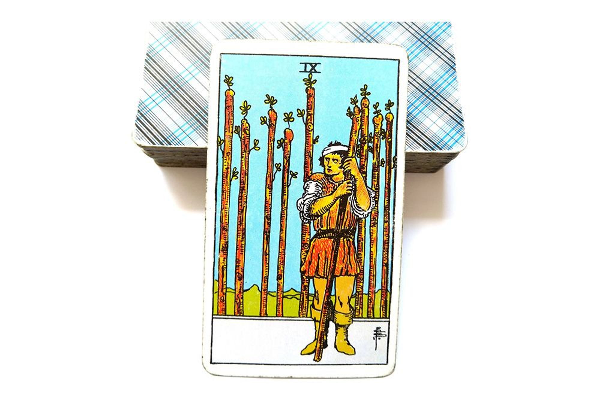 2-of-wands-discovering-your-destiny