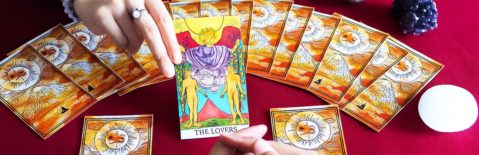 How Can a Psychic Love Reading Help Your Love Life?
