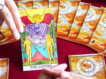 How Can a Psychic Love Reading Help Your Love Life?