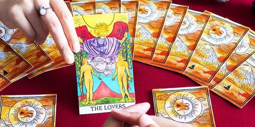 How Can a Psychic Love Reading Help Your Love Life?