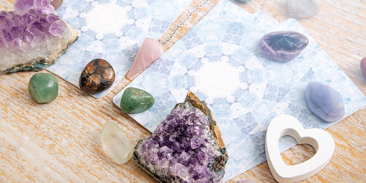 Angel Card Reading - Angel Cards with healing crystals