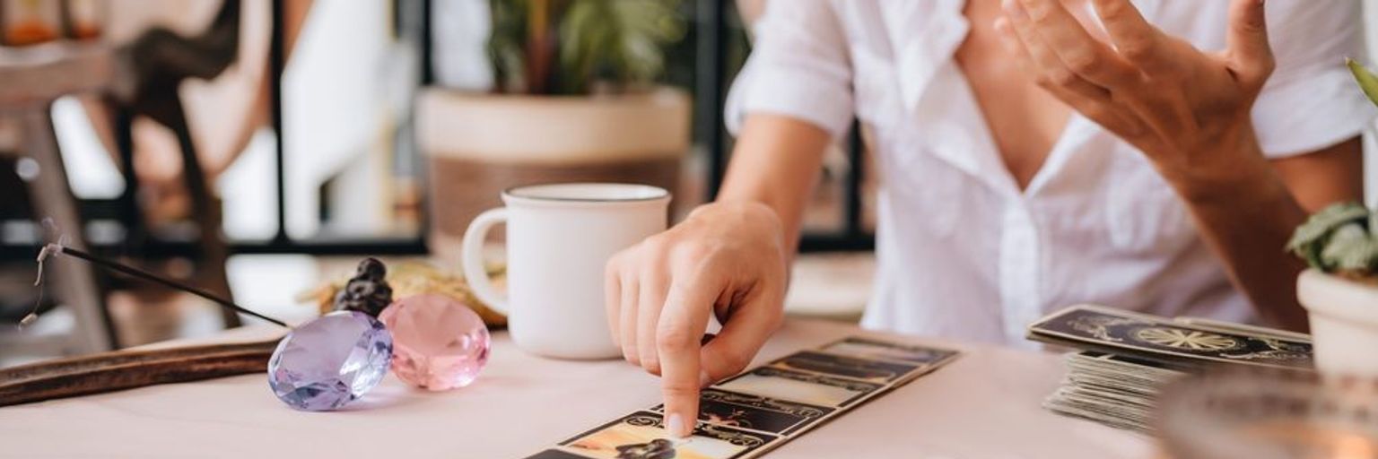 Things You Shouldn’t Ask a Tarot Reader