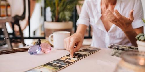 Things You Shouldn’t Ask a Tarot Reader