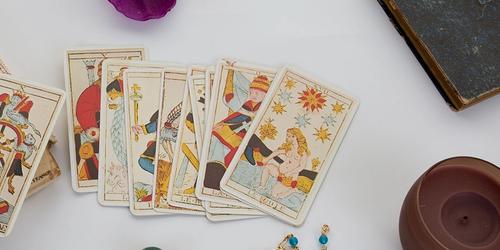 How Many Cards in a Tarot Deck?