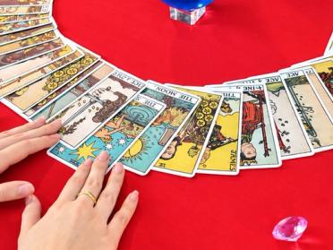 Tarot Cards for Beginners. How to Read Tarot Cards for Beginners: 8 Easy Steps