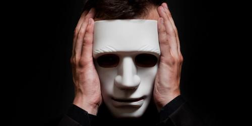 11 Signs You’re in Love With a Narcissist