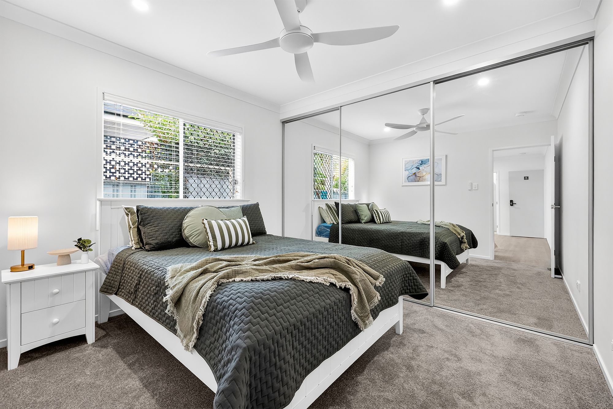 2/10 Nuttall St, Lawnton