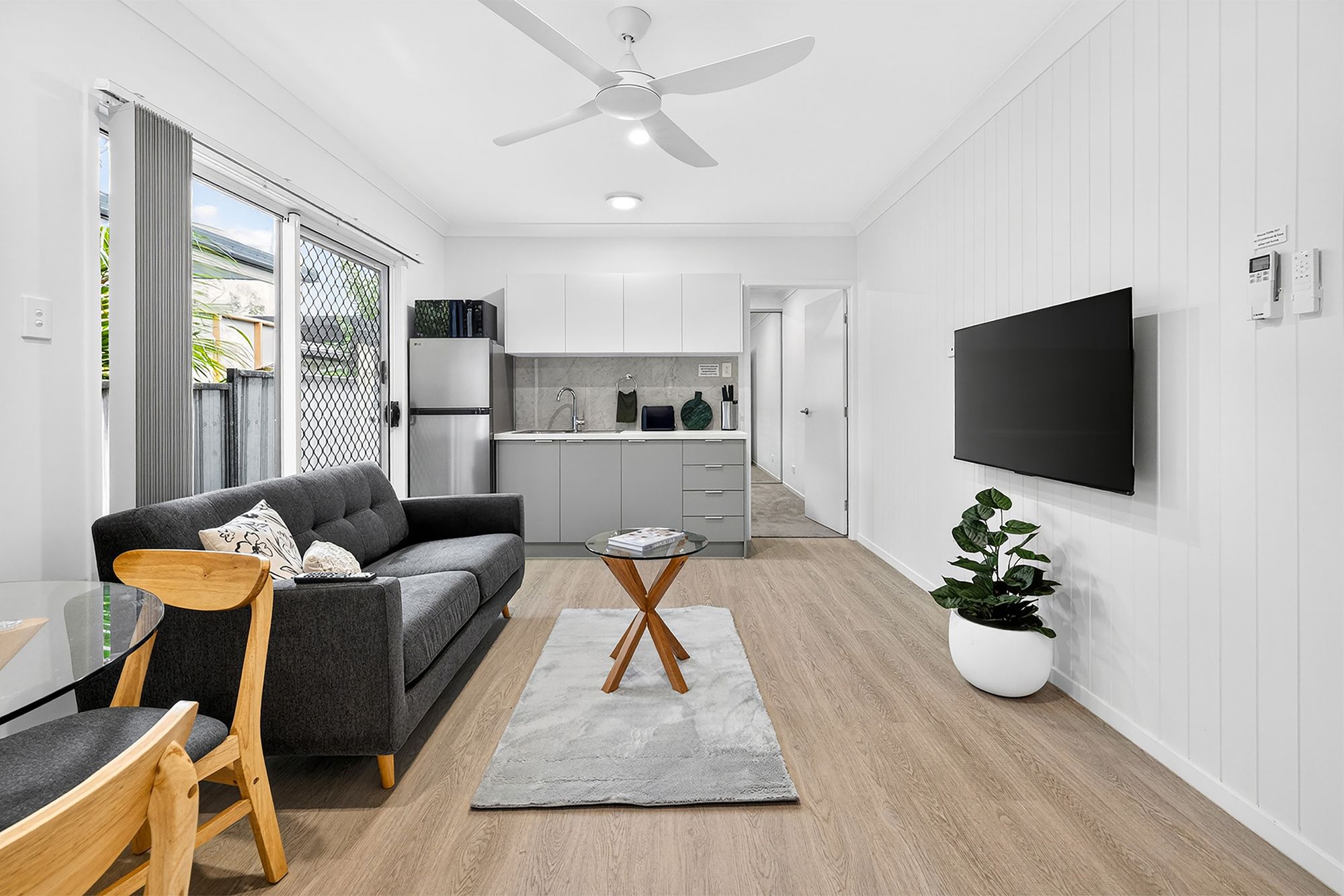 2/10 Nuttall St, Lawnton