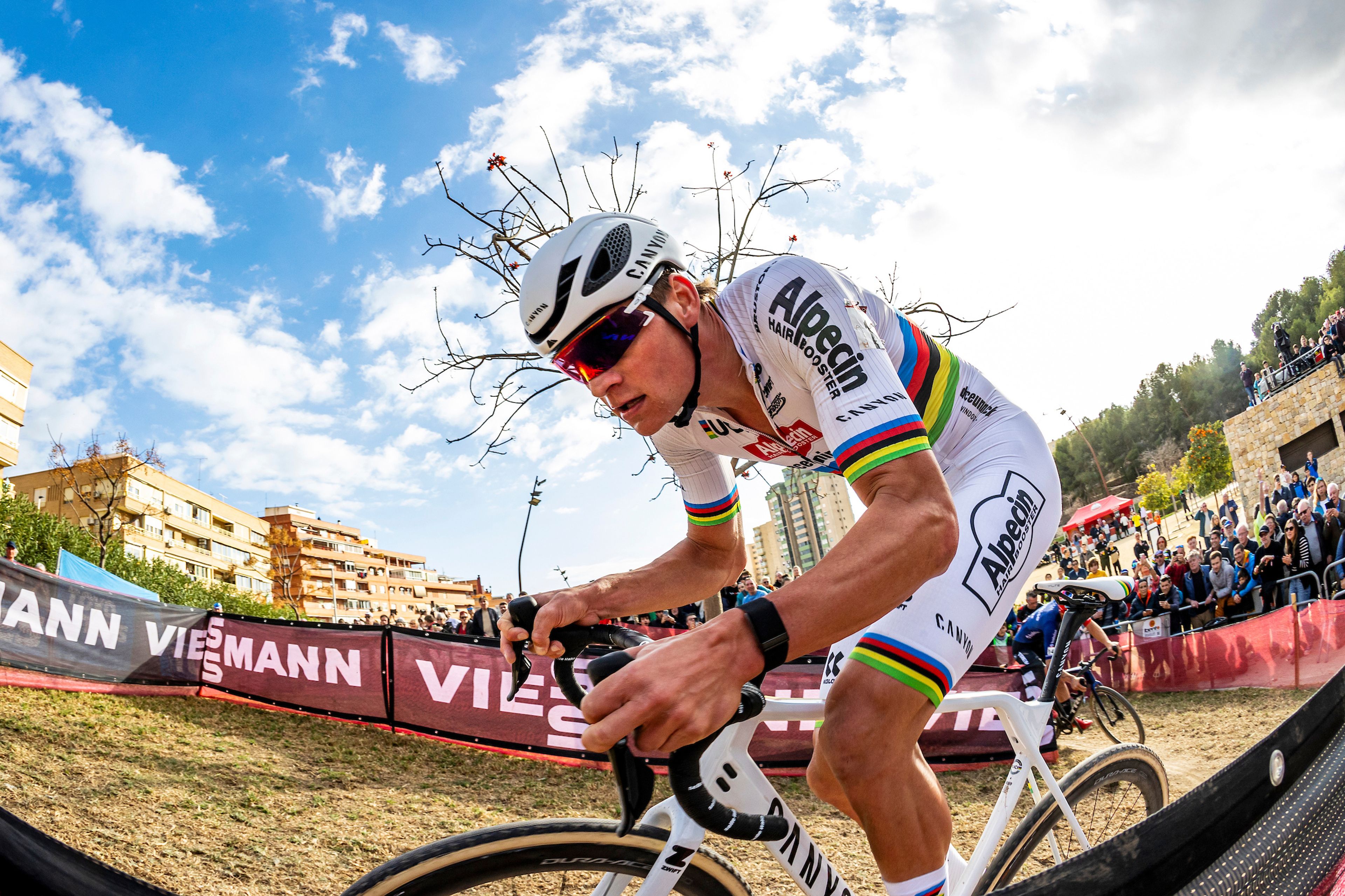 UCI Cyclo-cross World Cup Benidorm Preview: Favourites, route and late-season test for Worlds