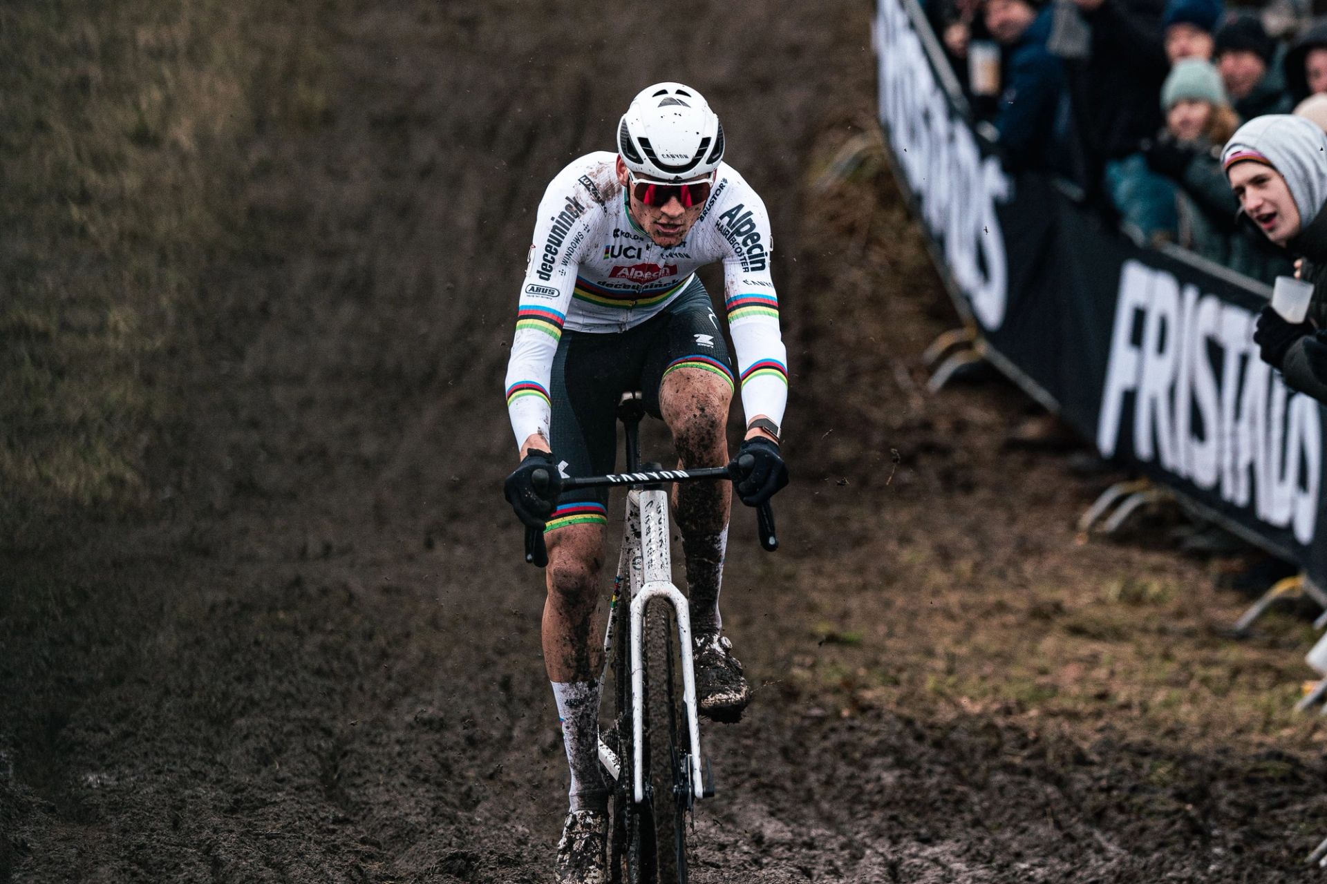 UCI Cyclo-cross World Cup Antwerpen Race Preview: Sand vs superstars