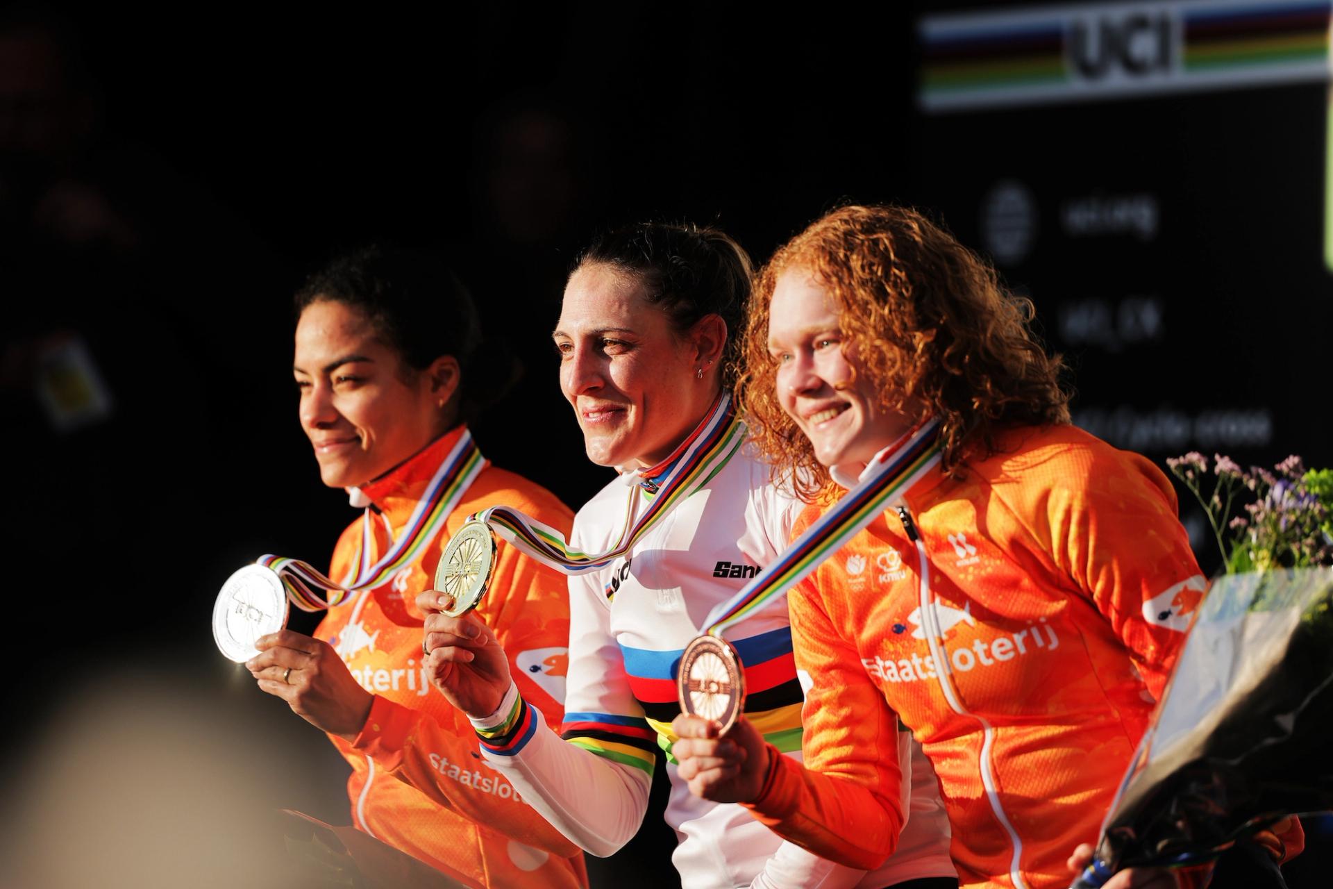 Picture by Alex Whitehead/SWpix.com - 30/01/2026 - Cycling - 2026 UCI Cyclo-cross World Championships - Hulst, Zeeland, Netherlands - Women’s Elite - Podium - Winner Lucinda Brand (Netherlands), 2nd Place Ceylin del Carmen Alvarado (Netherlands), 3rd Place Puck Pieterse (Netherlands)