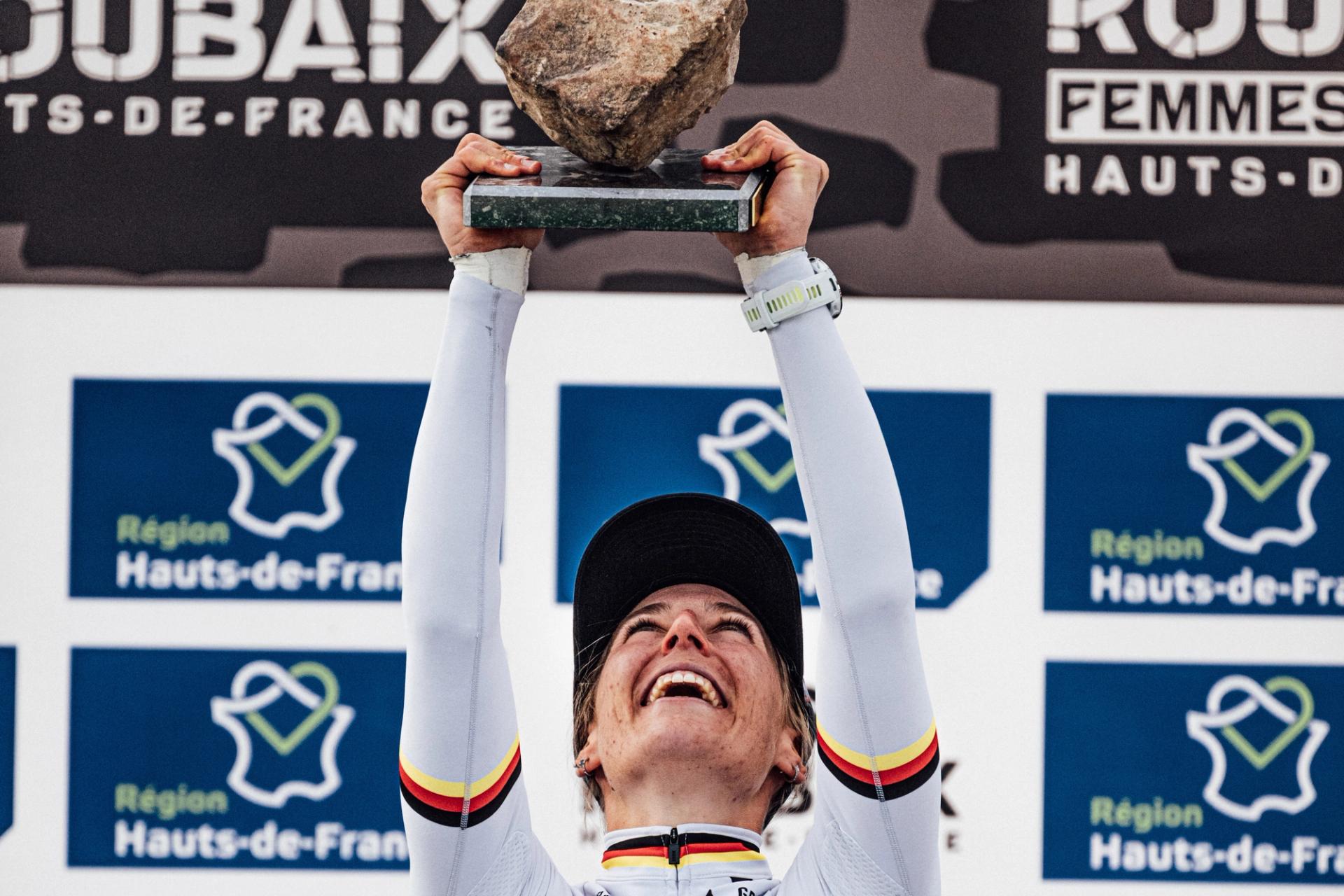 'Against Vos you can never be sure, how Franziska Koch turned Roubaix's 2-v-1 against Marianne Vos
