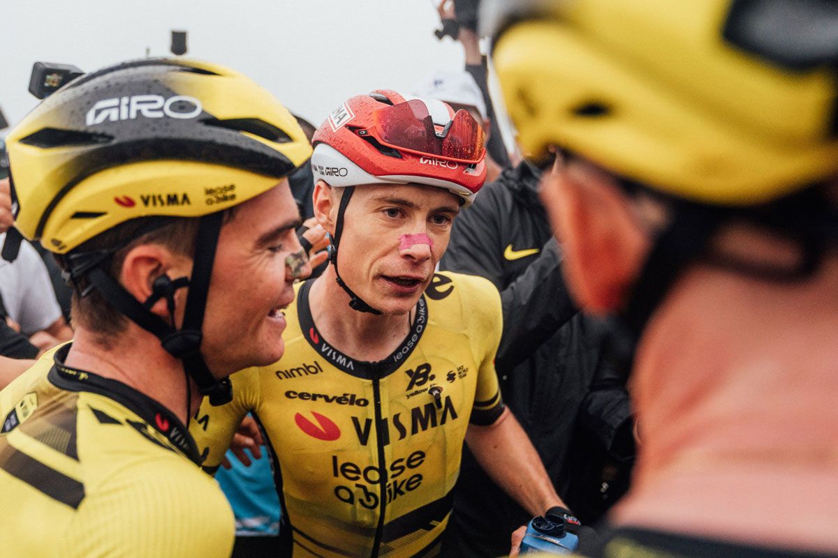 'It is not true’ – Vingegaard denies 2026 Giro pre‑agreement, as Campenaerts takes award for best domestique