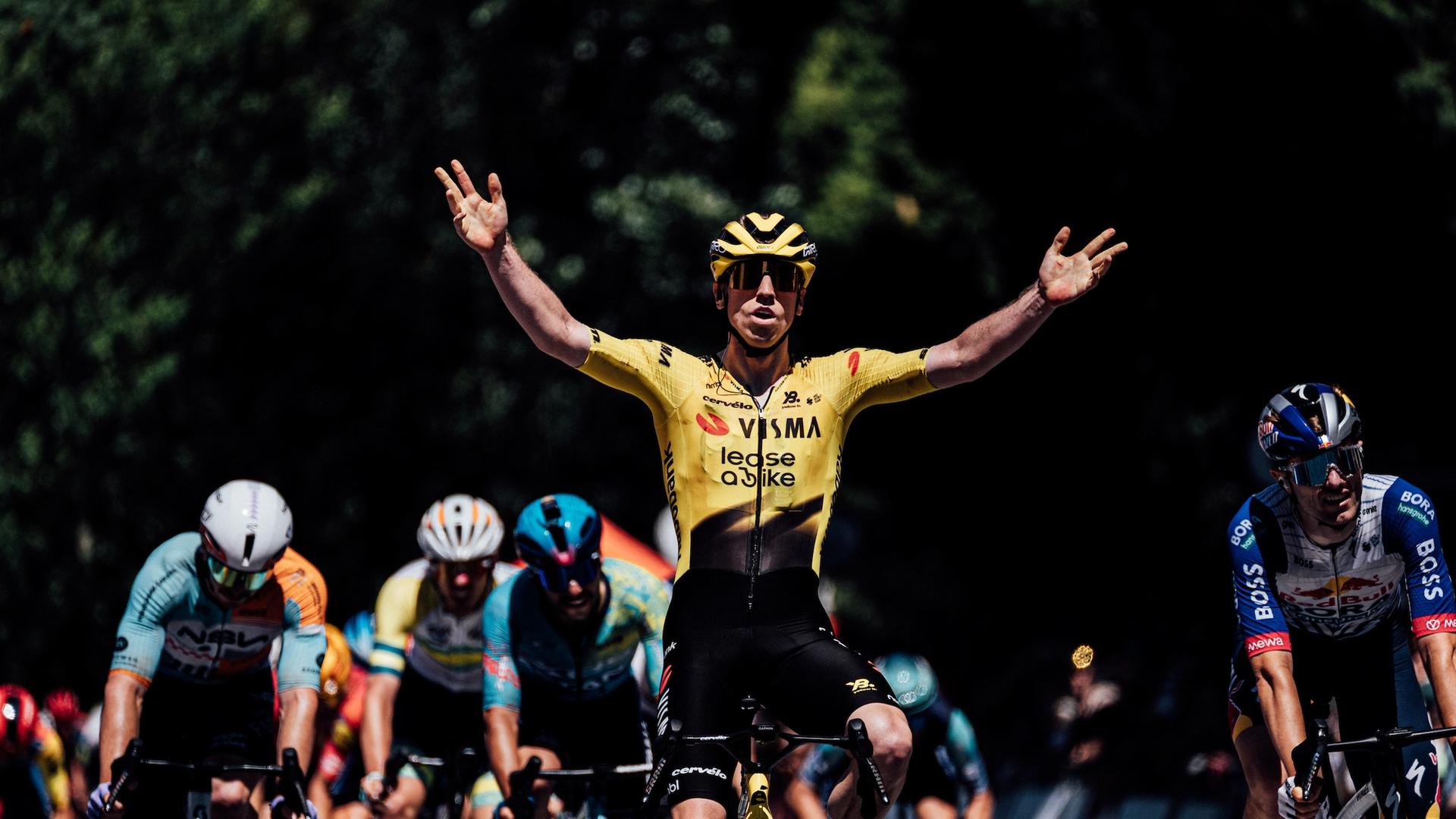 Brennan sprints to Stirling stage 5 win as Jay Vine survives kangaroo crash to seal Tour Down Under title