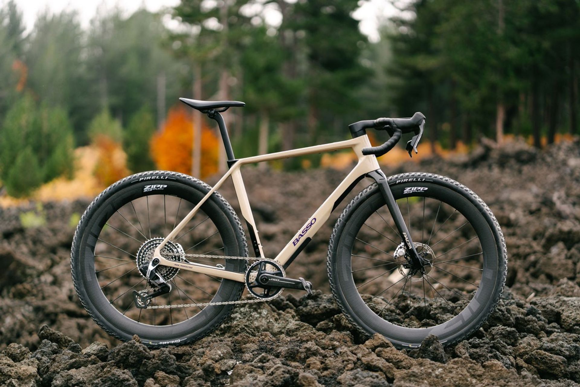 Basso launches 970g Palta III with integrated storage and bespoke Apidura collaboration