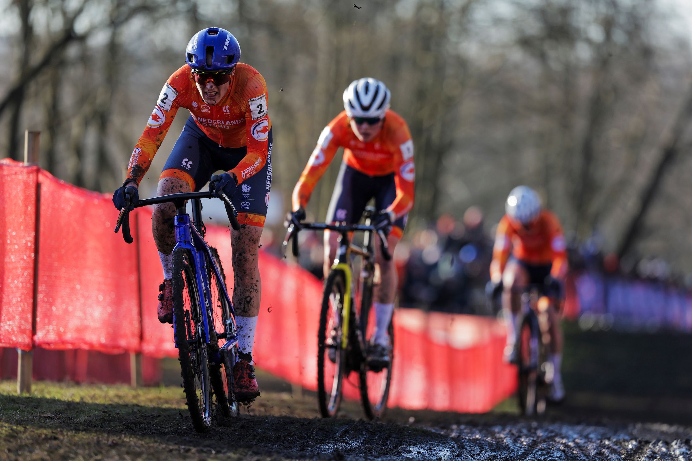 Lucinda Brand leads the Dutch team through mud at the UCI Cyclo-cross World Championships in Liévin, France.