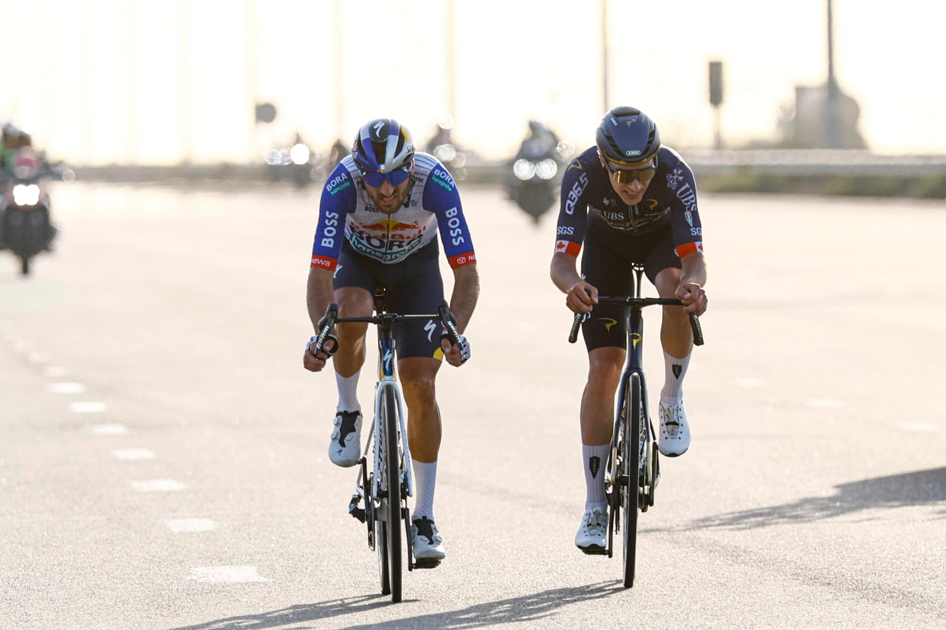Zukowksy and Moscon in the breakaway on stage 5 of the UAE Tour