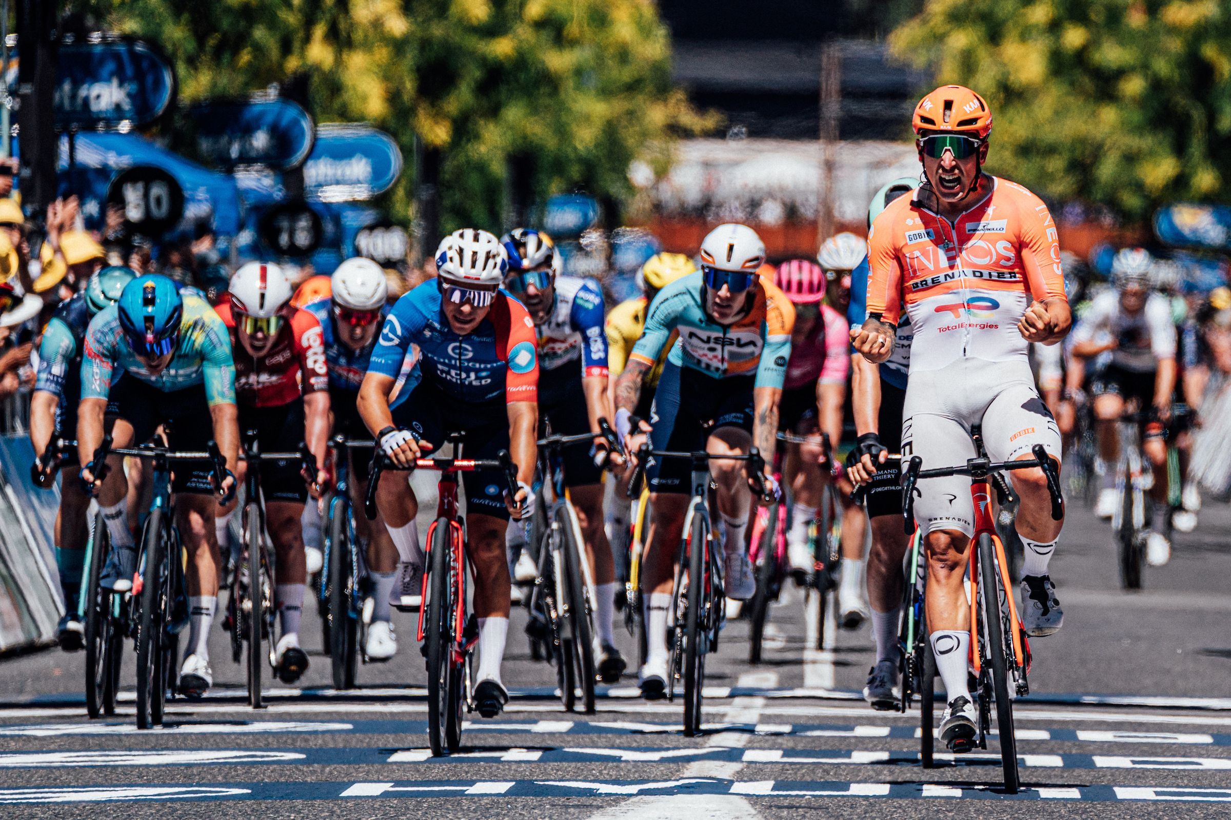 Sam Welsford rockets to seventh Tour Down Under win on Stage 3 as Vine retains race lead