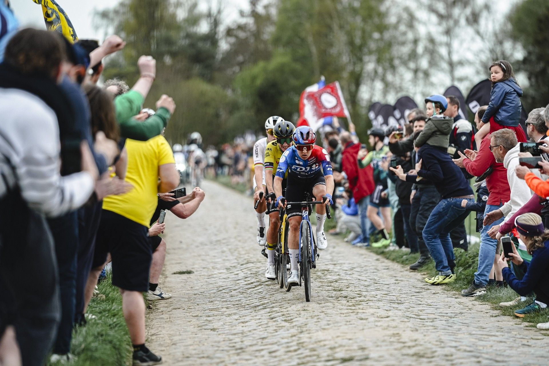 'At some races it seems to be a booze festival', Van Vleuten and De Vries warn Paris-Roubaix Femmes faces crowd danger after Flanders near-miss