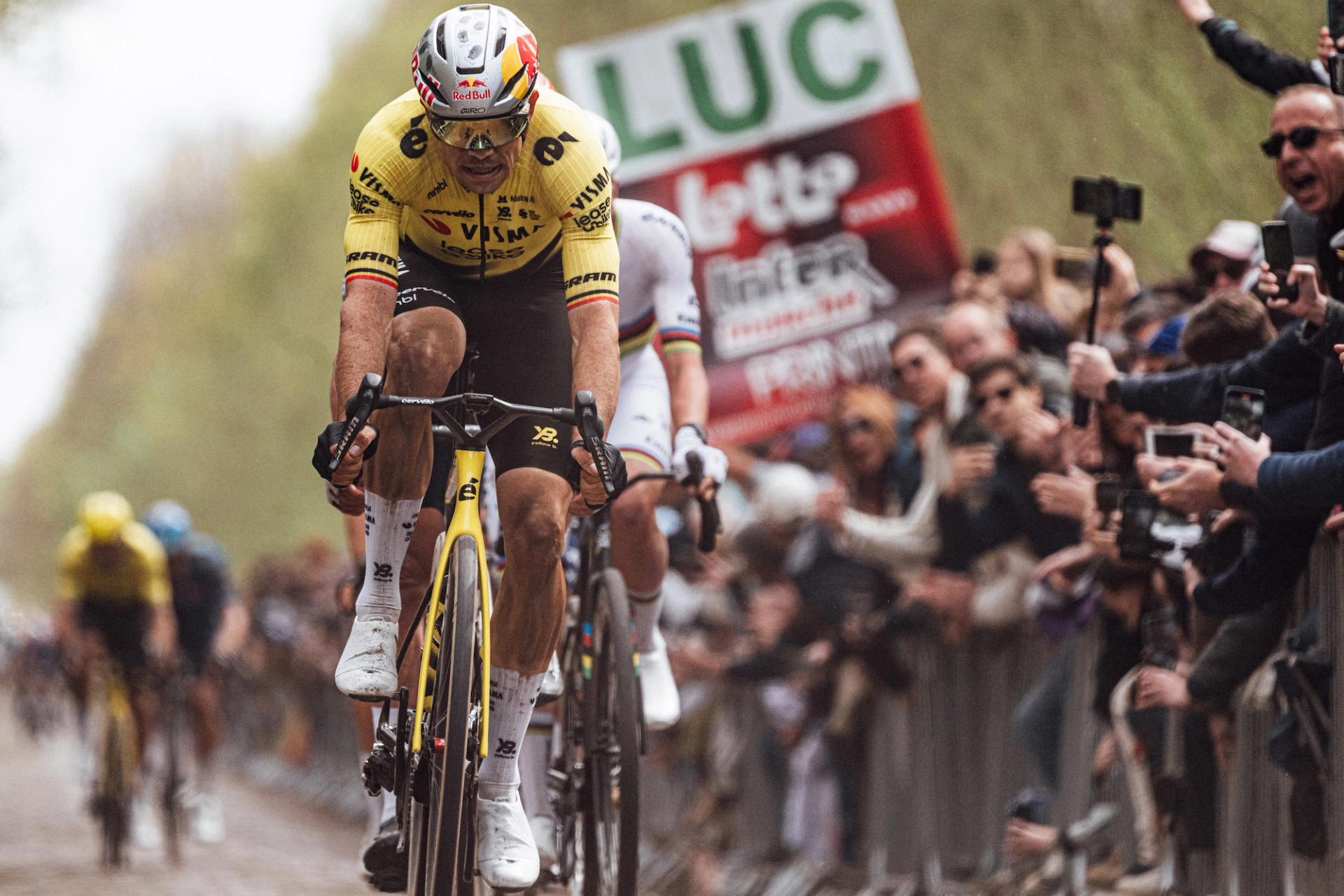 Picture by Zac Williams/SWpix.com - 12/04/2026 - Cycling - 2026 Paris Roubaix - Wout Van Aert, Visma Lease a Bike