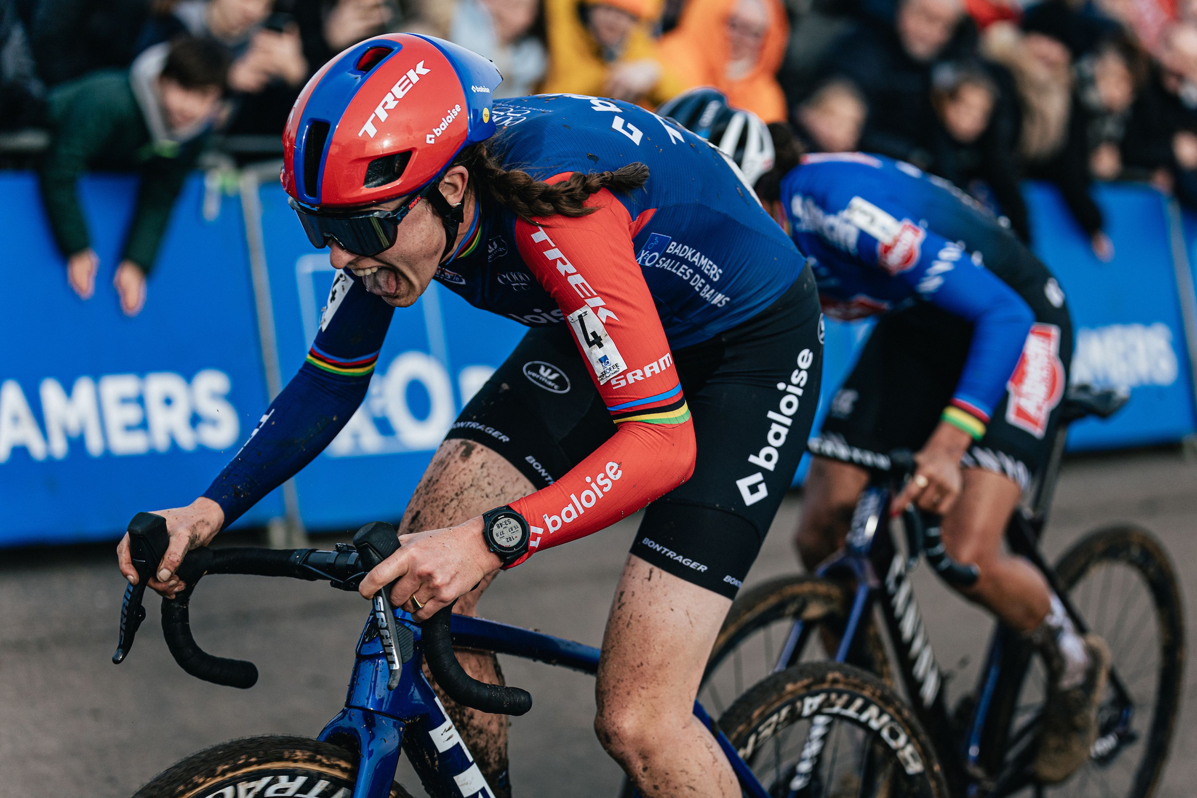 Koksijde World Cup: Lucinda Brand wins Elite Women’s race with ruthless sand display