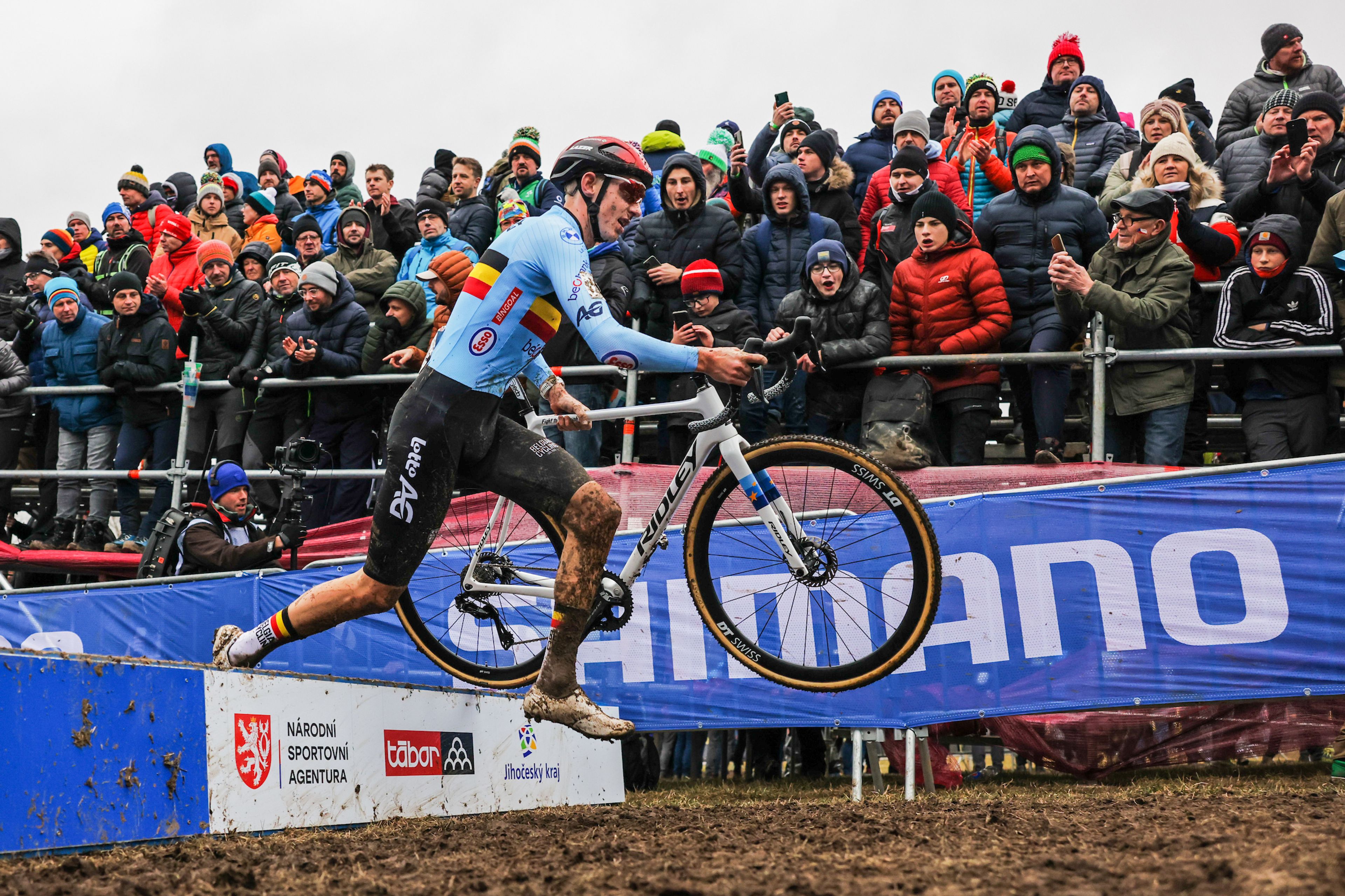 Picture by Alex Whitehead/SWpix.com - 04/02/2024 - Cycling - 2024 UCI Cyclo-cross World Championships - Tabor, South Bohemian Region, Czechia - Elite Men - Michael Vanthourenhout of Belgium