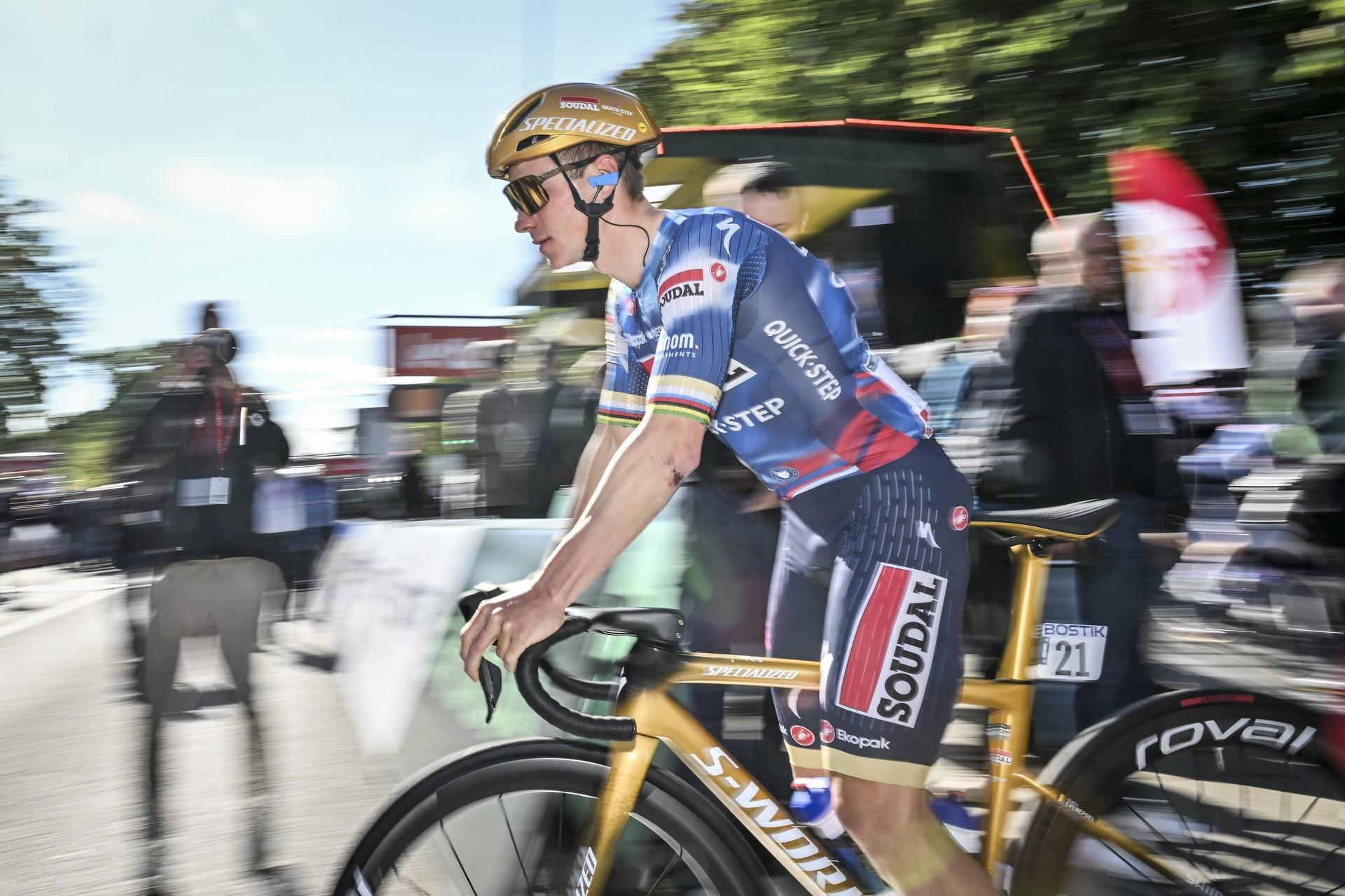 Evenepoel racing powerfully at Liège-Bastogne-Liège in champion jersey