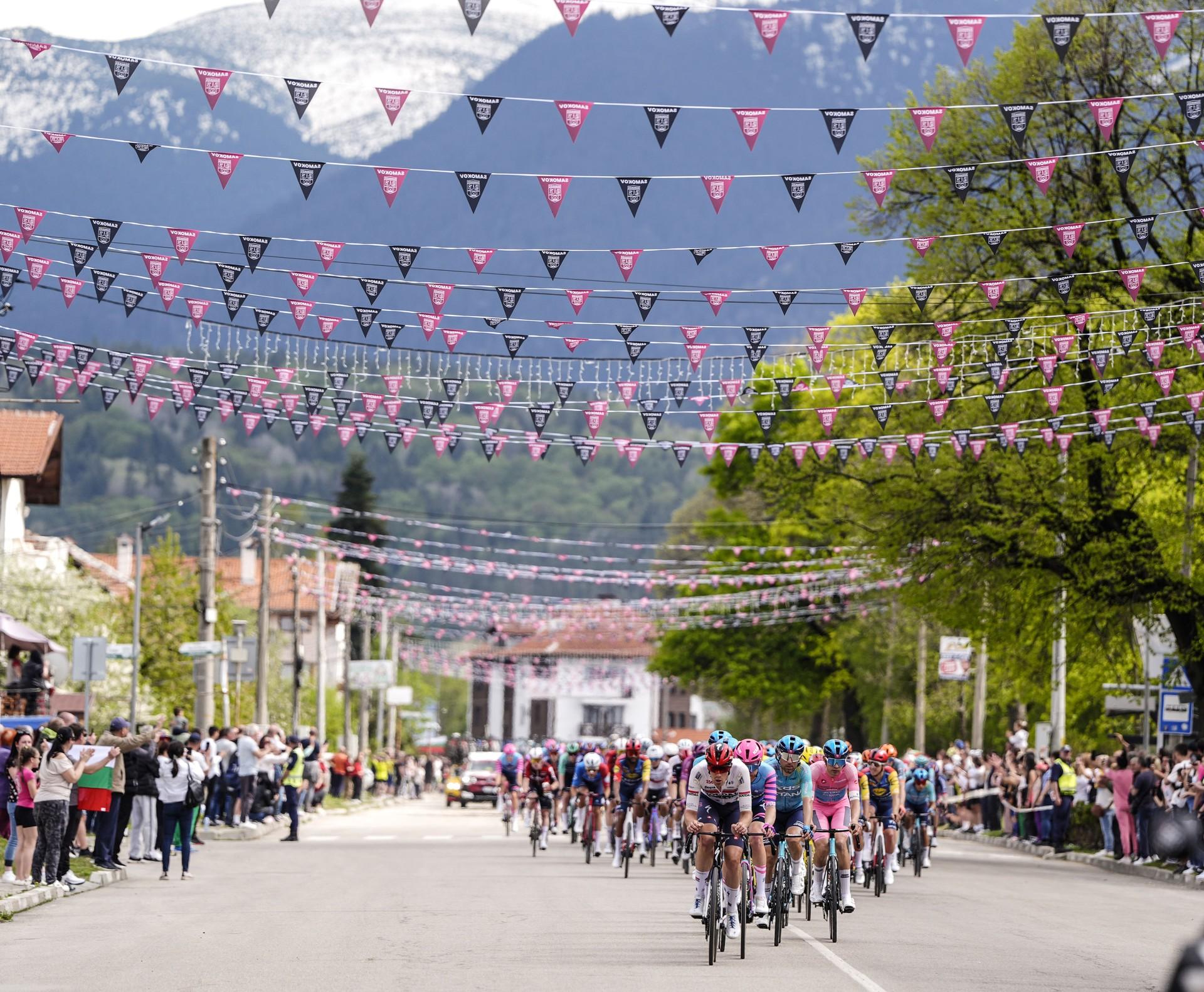 Peloton rides through Plovdiv to Sofia route under colorful Giro d’Italia flags and banners