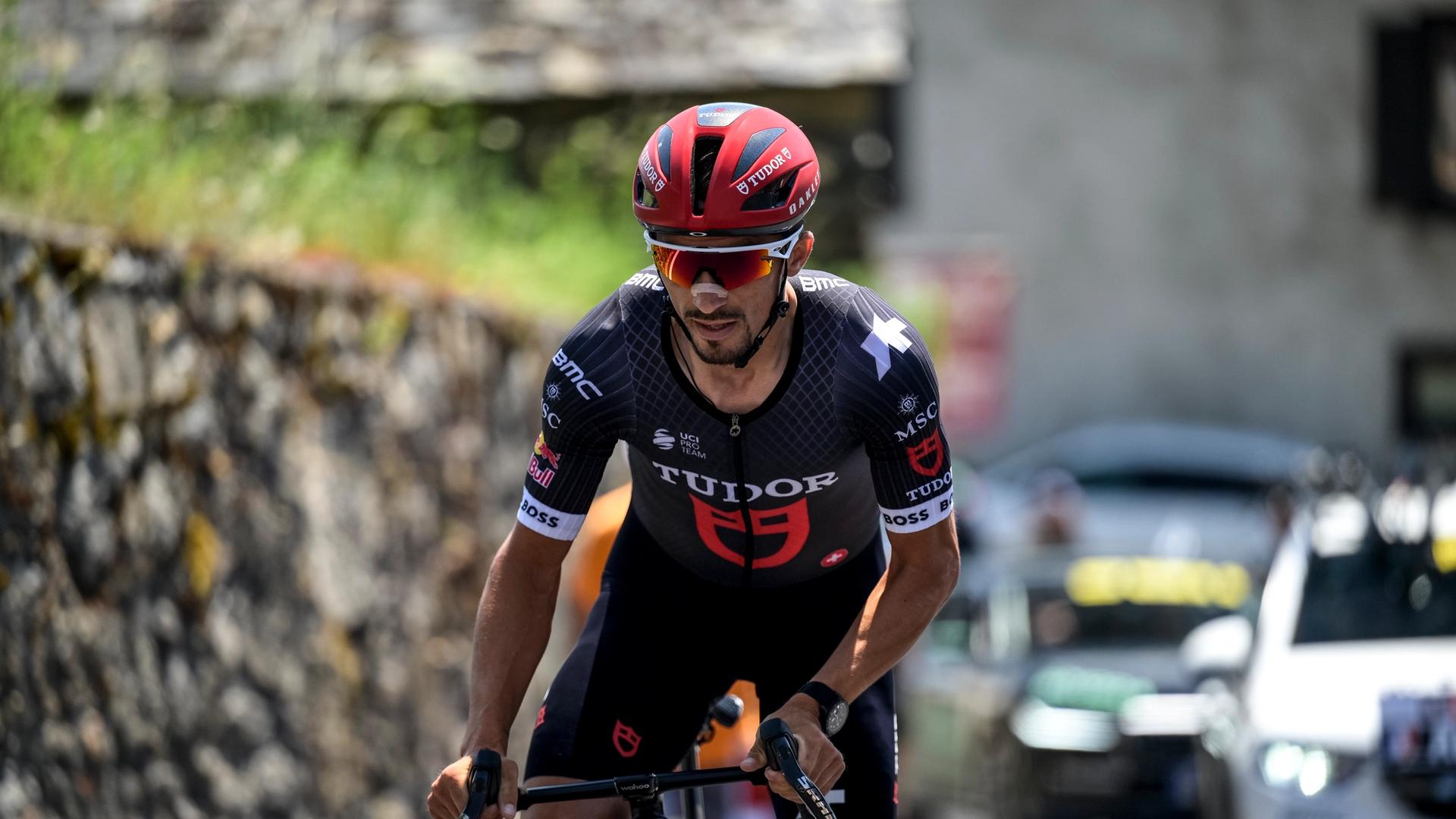 ASSOS parts ways with Tudor Pro Cycling as speculation grows over EF’s 2026 kit supplier