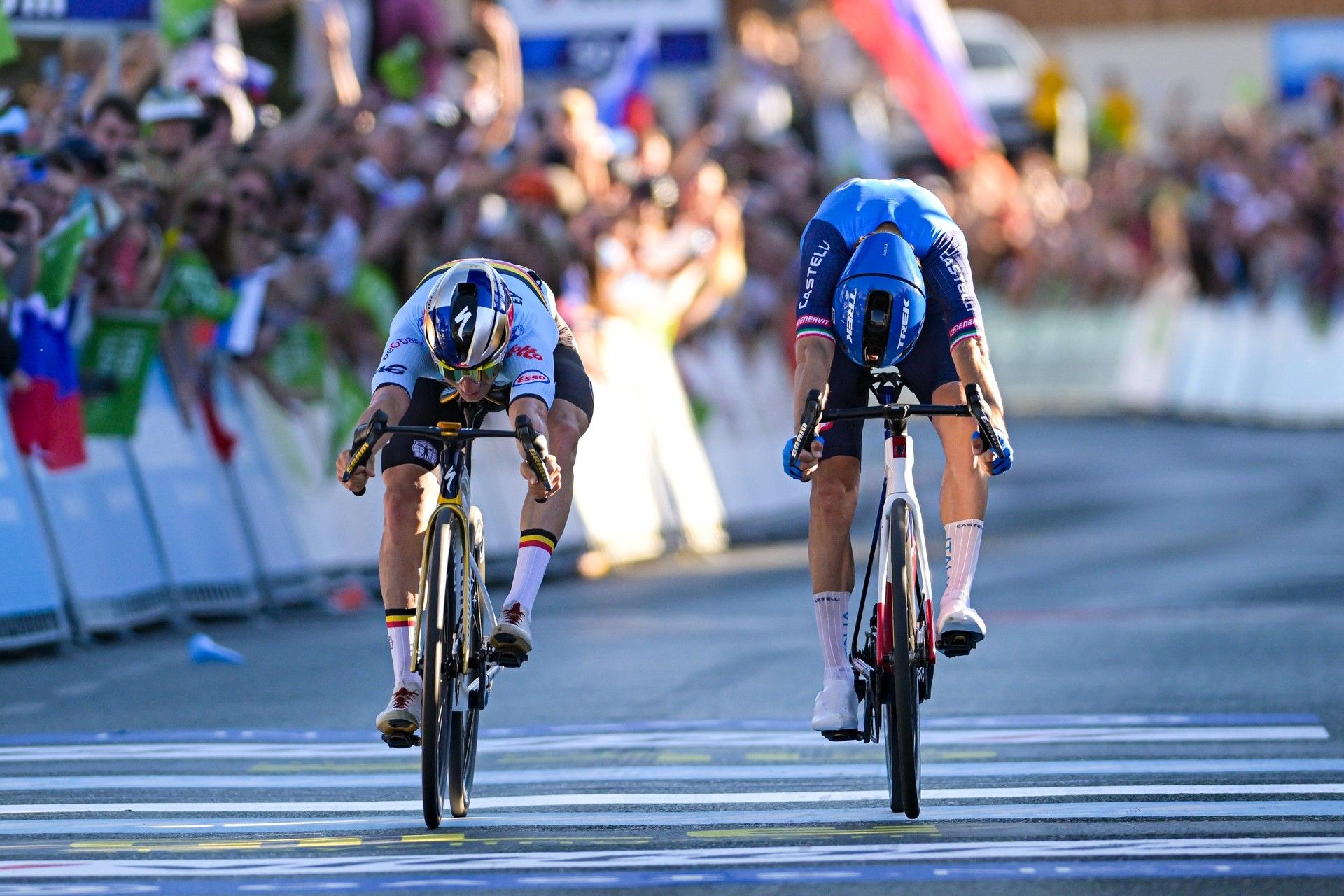 How Remco Evenepoel’s photo finish was decided, and why the bikes look warped