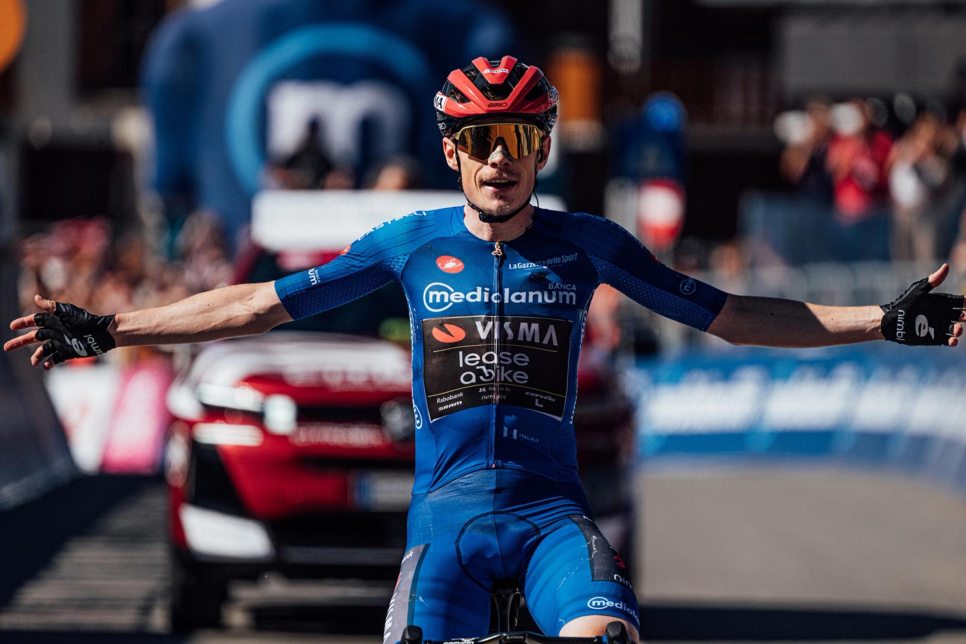 'Now we don't need to attack anymore', Vingegaard takes pink with comfortable cushion and completes Grand Tour jersey set
