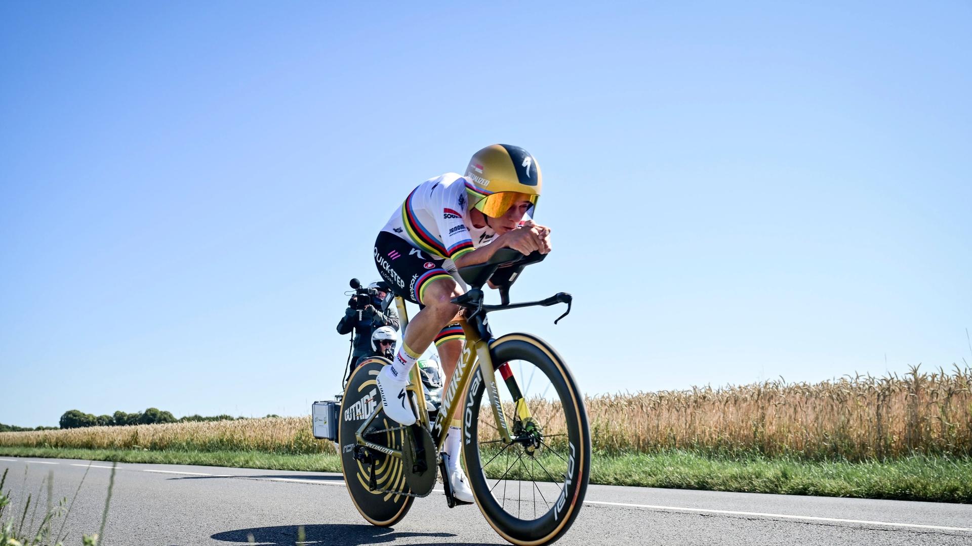 'You have to bring in Specialized, or you're not getting me' – Remco Evenepoel reveals bike sponsor was a non-negotiable in his 2026 transfer
