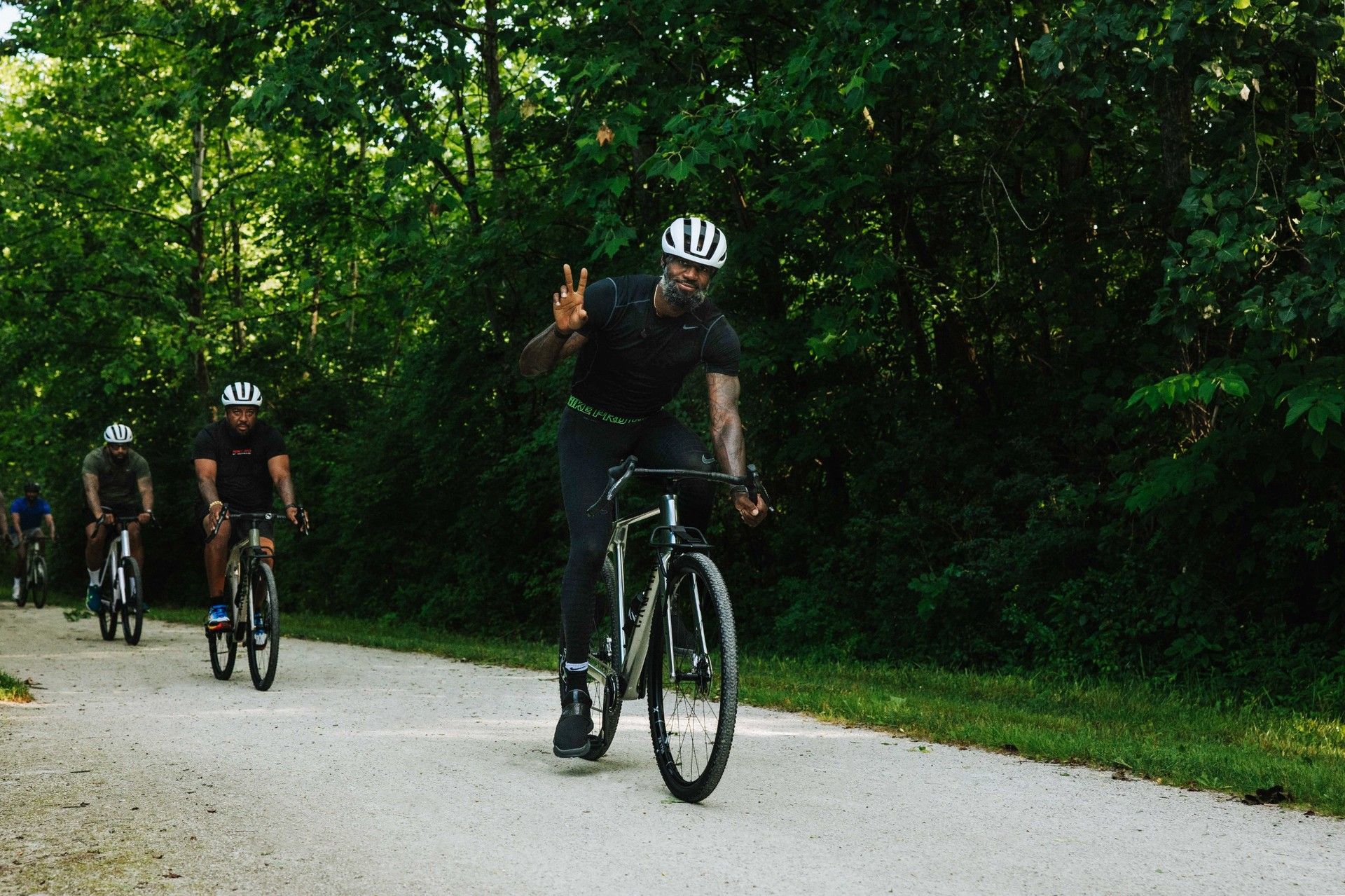 ‘This is the first one that I didn't have to think about', 6'9" LeBron James gets massive 32-inch Canyon Grizl