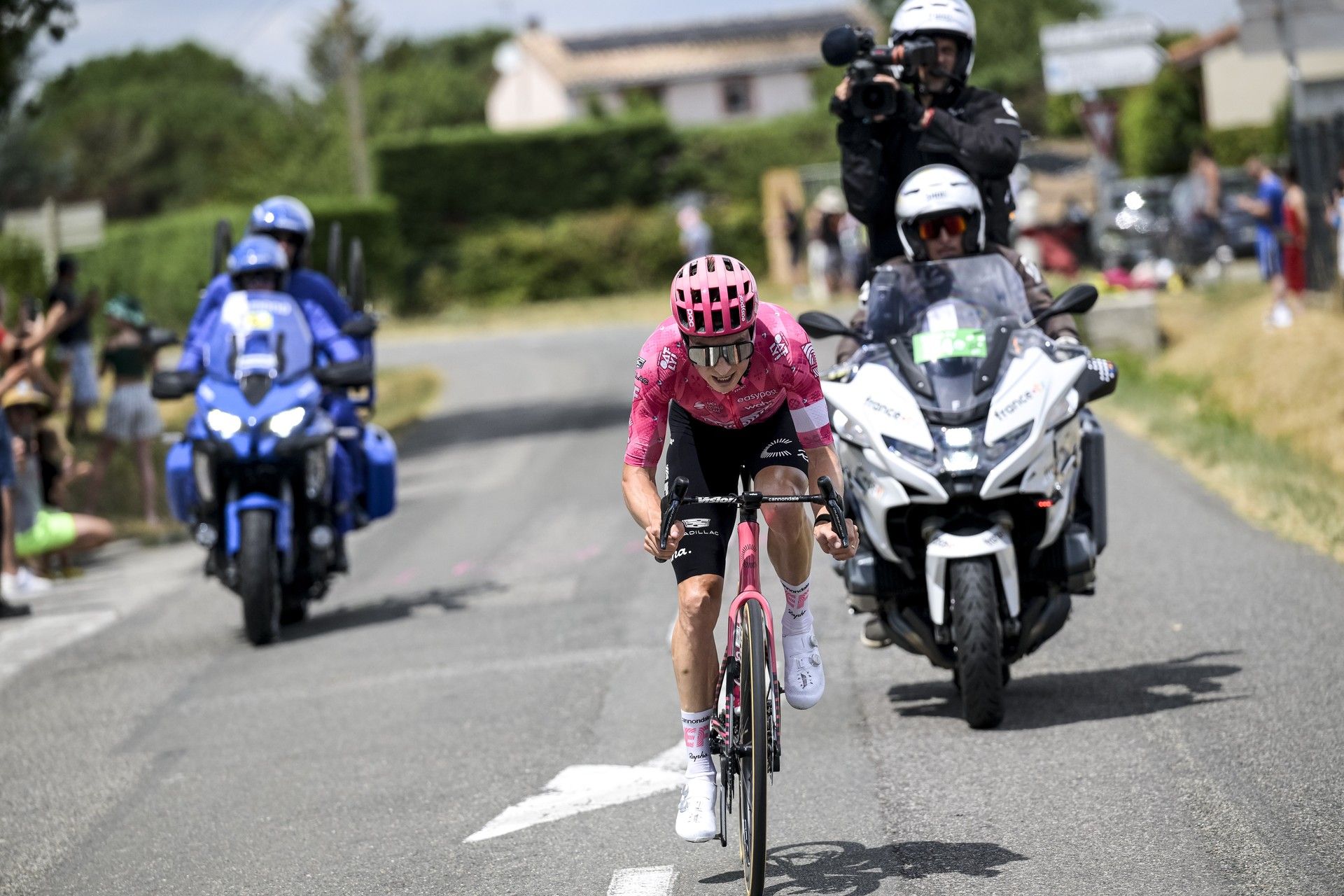 Neilson Powless out for 8-12 weeks after knee surgery, spring classics campaign over