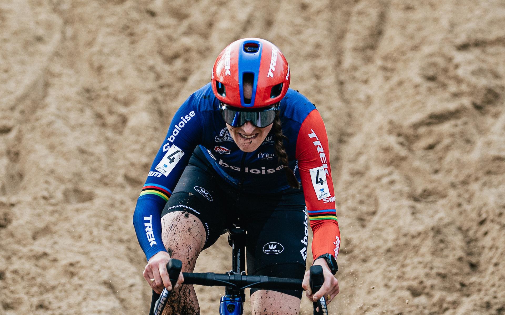 UCI Cyclo-cross World Cup Antwerpen: Lucinda Brand wins Elite Women’s sand duel