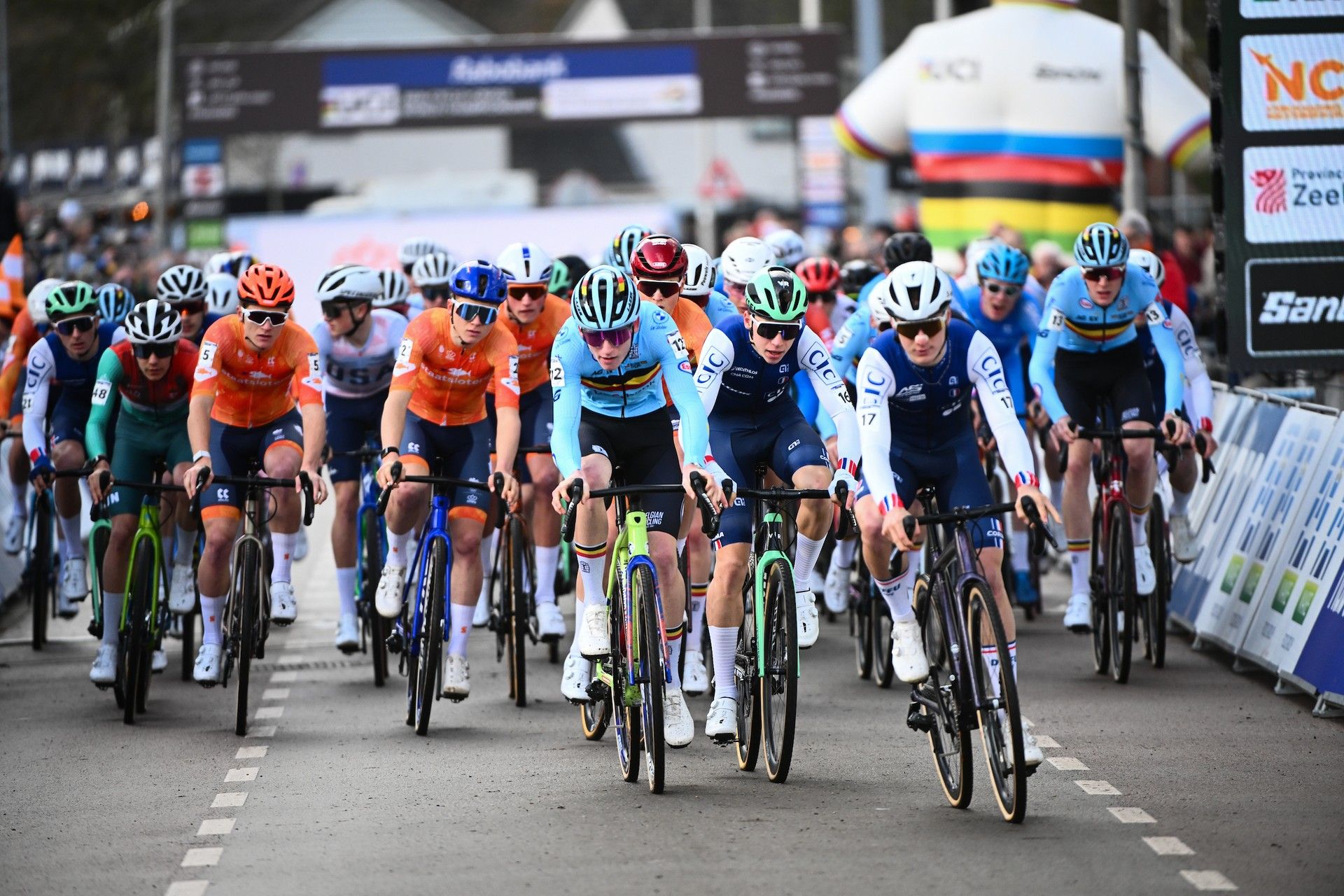 Russian Cycling Federation asks UCI to let juniors race under national flag, citing IOC guidance