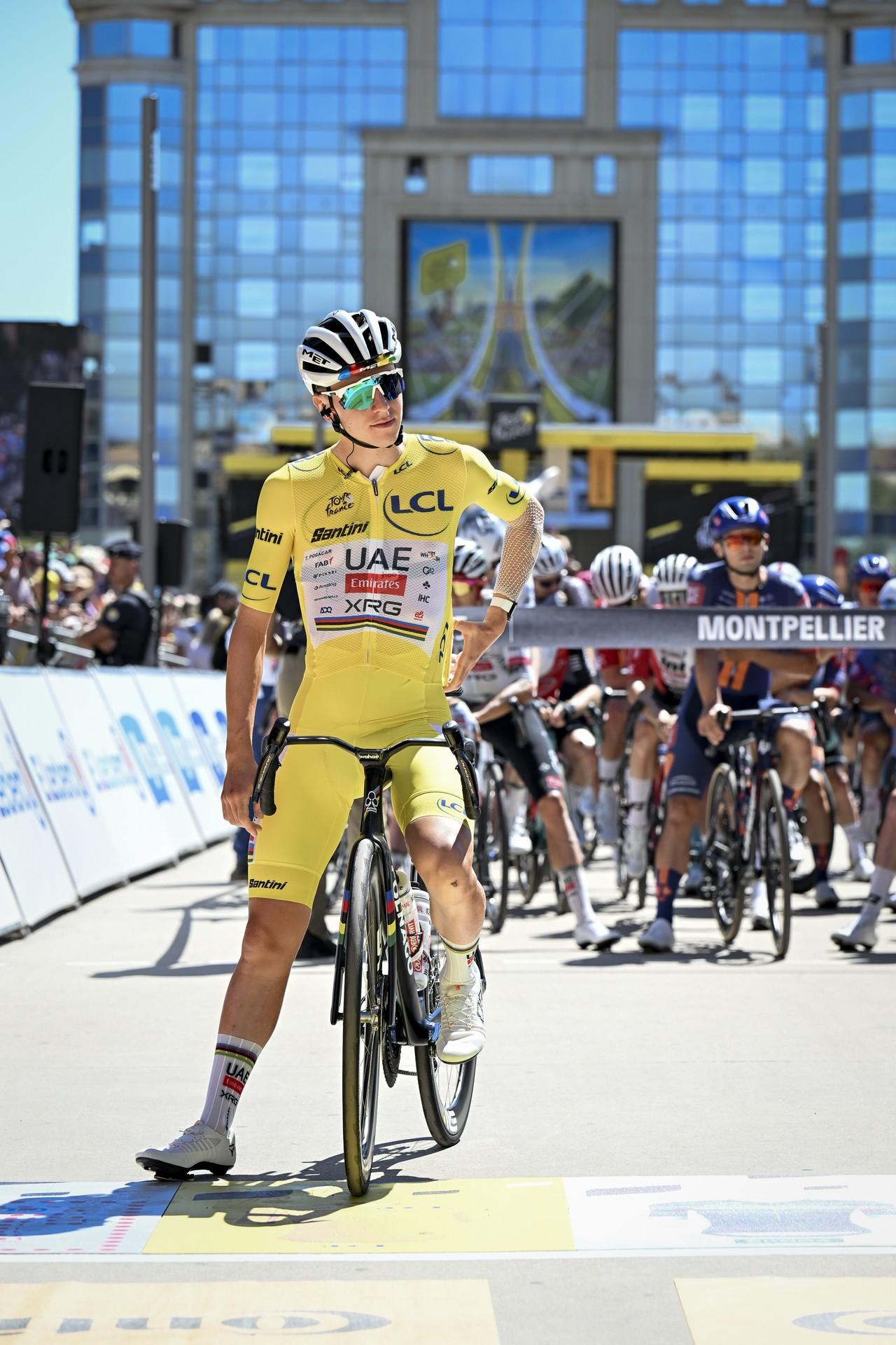 Pogačar in yellow on Colnago Y1Rs at 2025 TdF Stage 16 sign-on