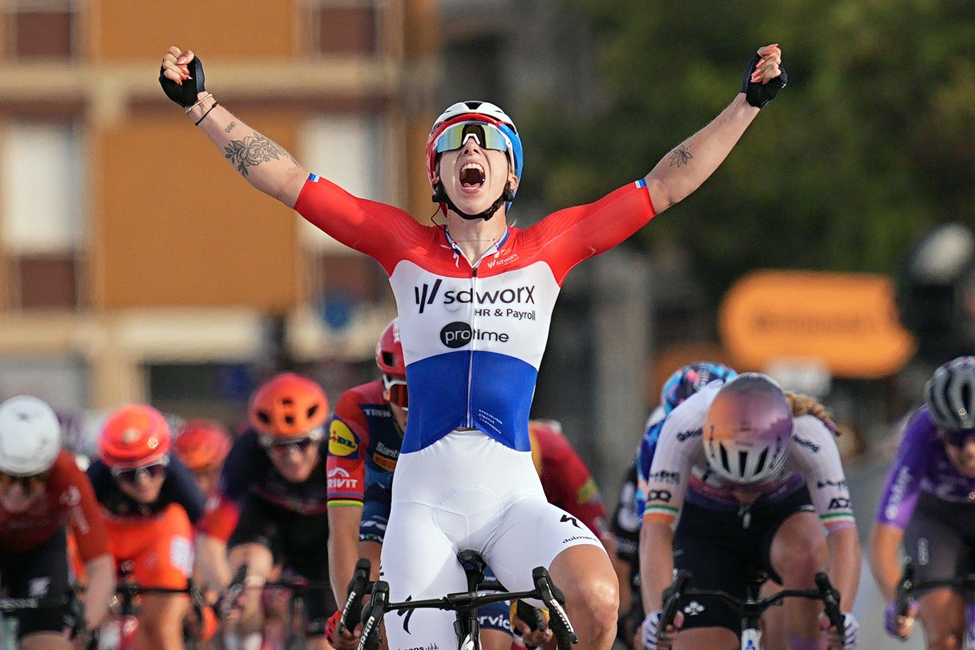 Lorena Wiebes expelled from Giro d'Italia Women after bike fails minimum weight rule, Elisa Balsamo inherits Maglia Rosa