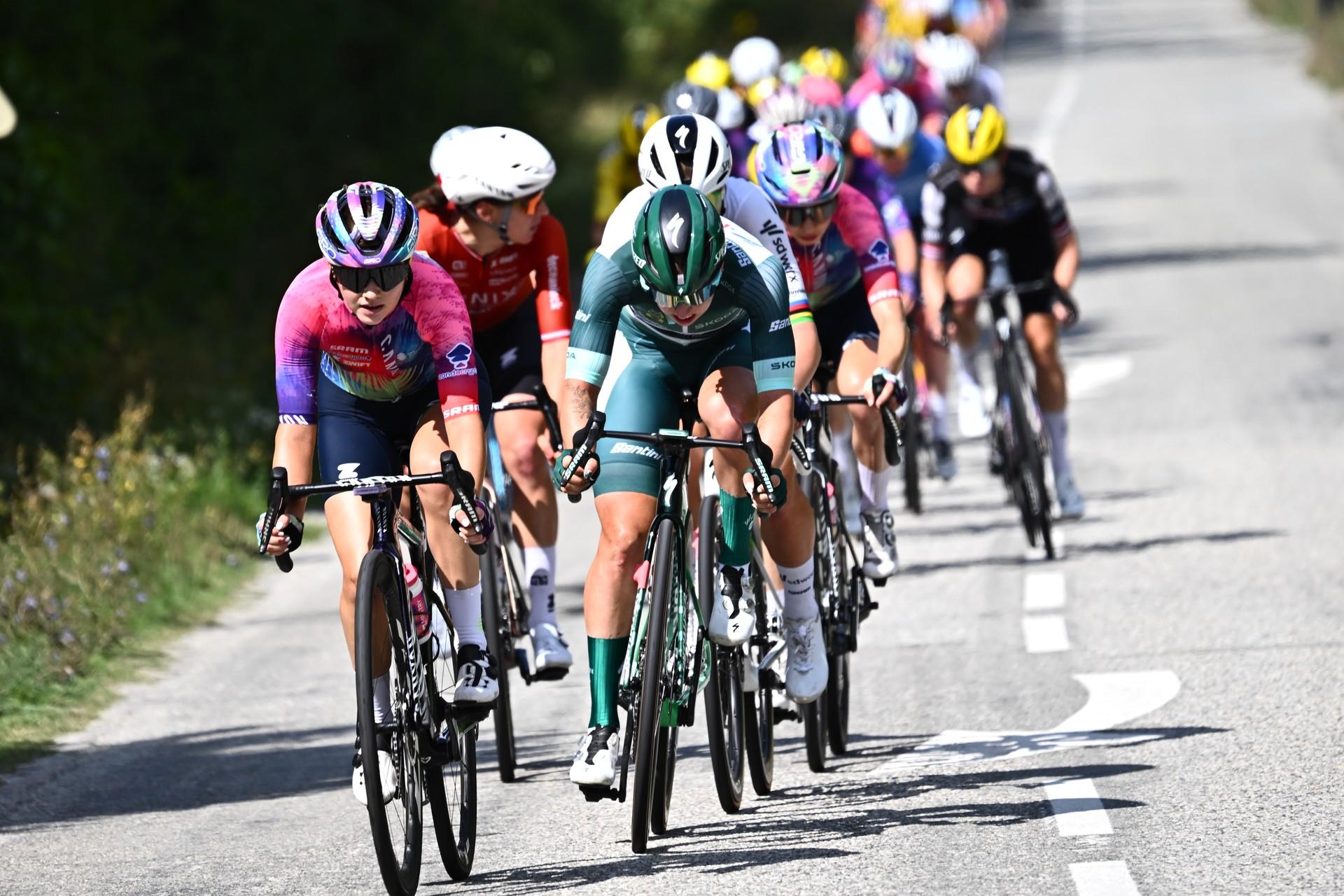 Wiebes in green jersey leads TdFF mountain peloton (47 chars)
