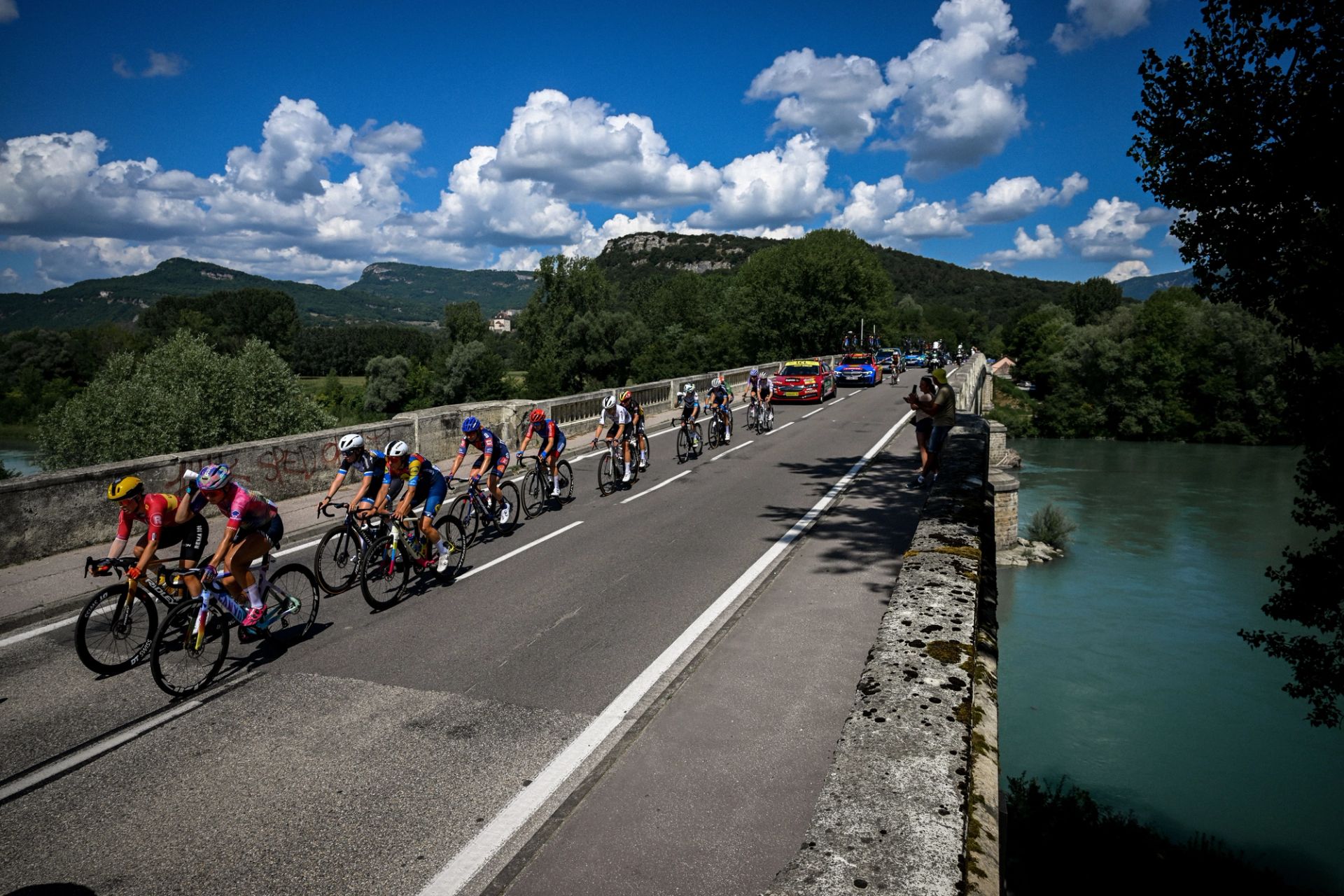 Minimum salary freeze set for 2026 across WorldTour, with increases limited to Women’s ProTeams