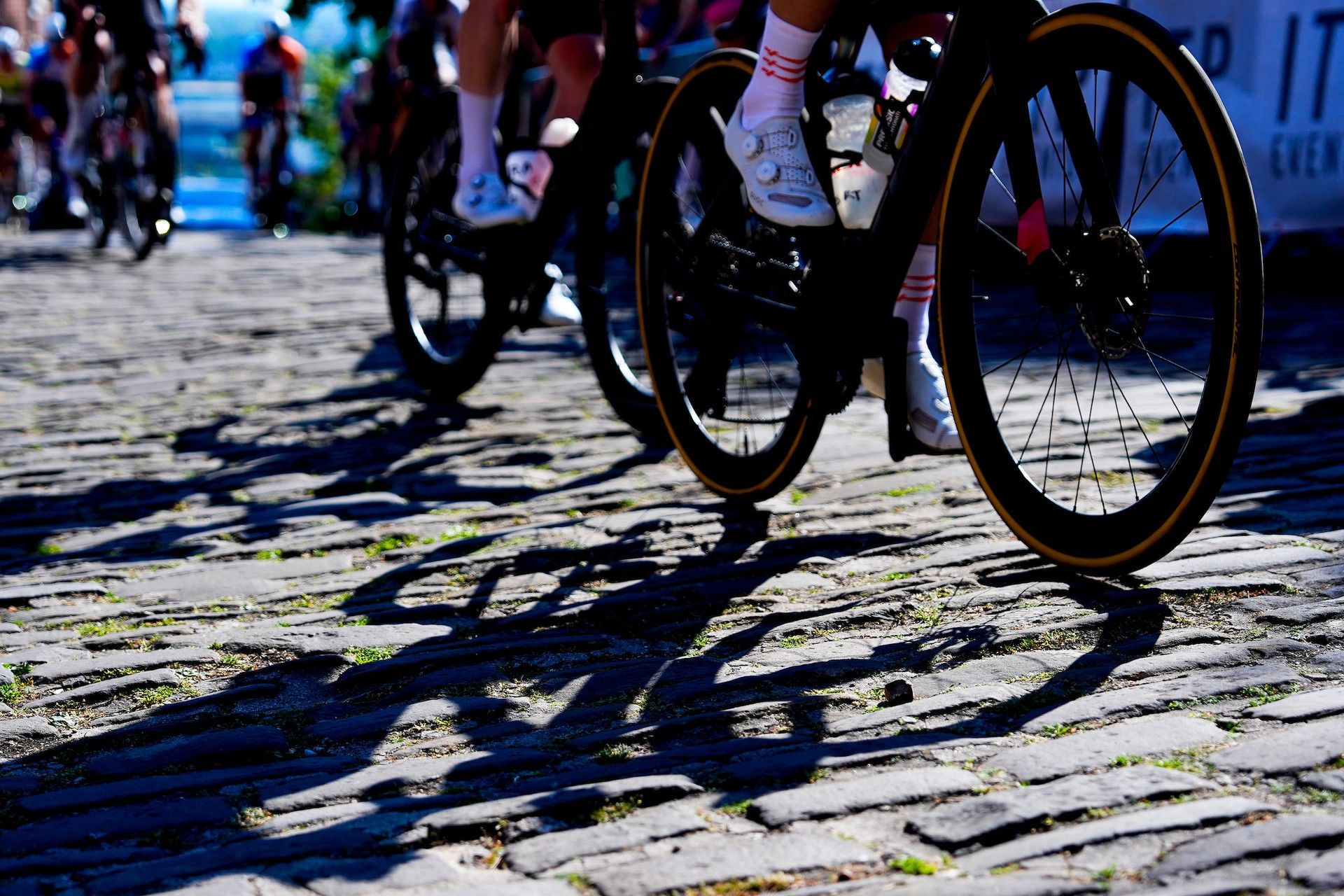 A cheaper adjustable tyre pressure system? New patent emerges after Gravaa collapse