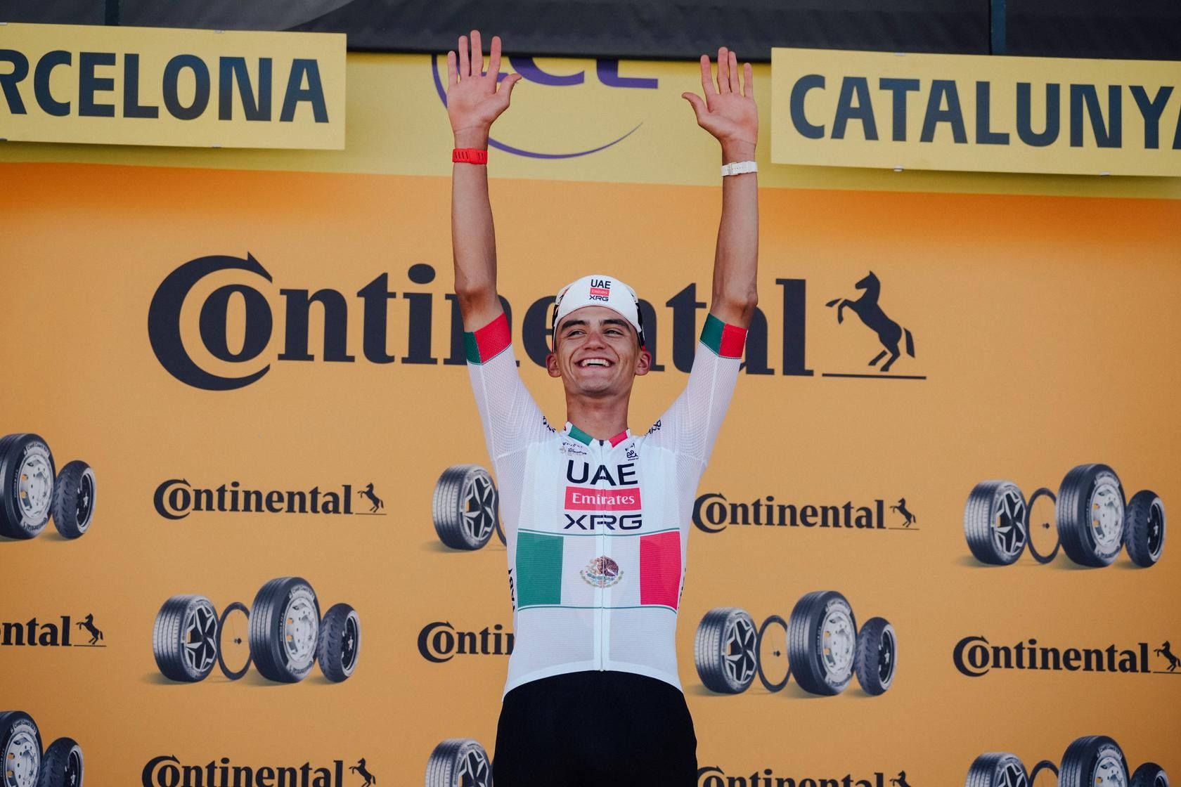 Questions raised over Isaac Del Toro’s roadside assistance after Tour stage win