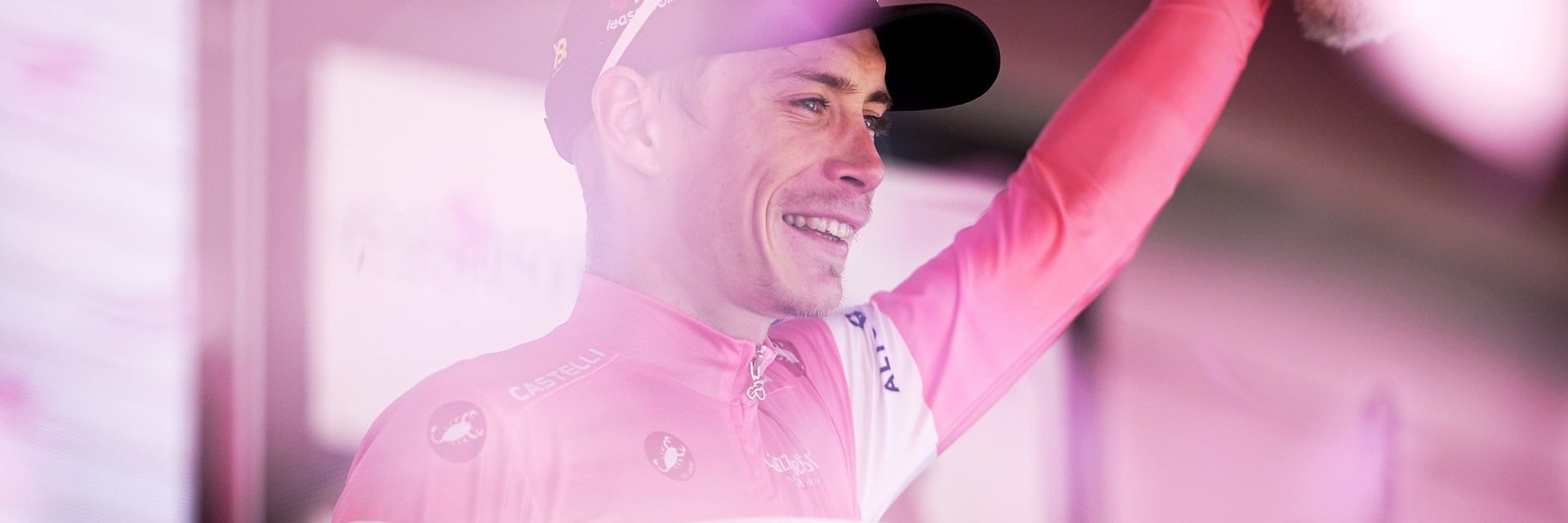 Vingegaard takes pink at Pila as expected, but Eulálio limits losses and Gall keeps GC alive