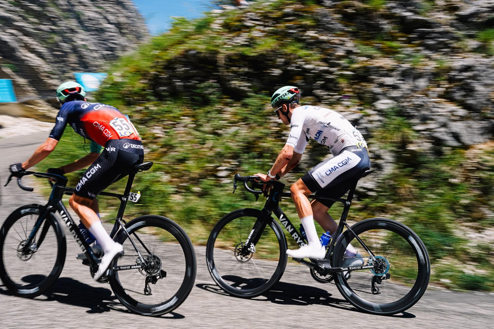 ‘Not motorpacing, not giving sticky bottles': Luke Rowe rejects motorpacing claims after Seixas crash
